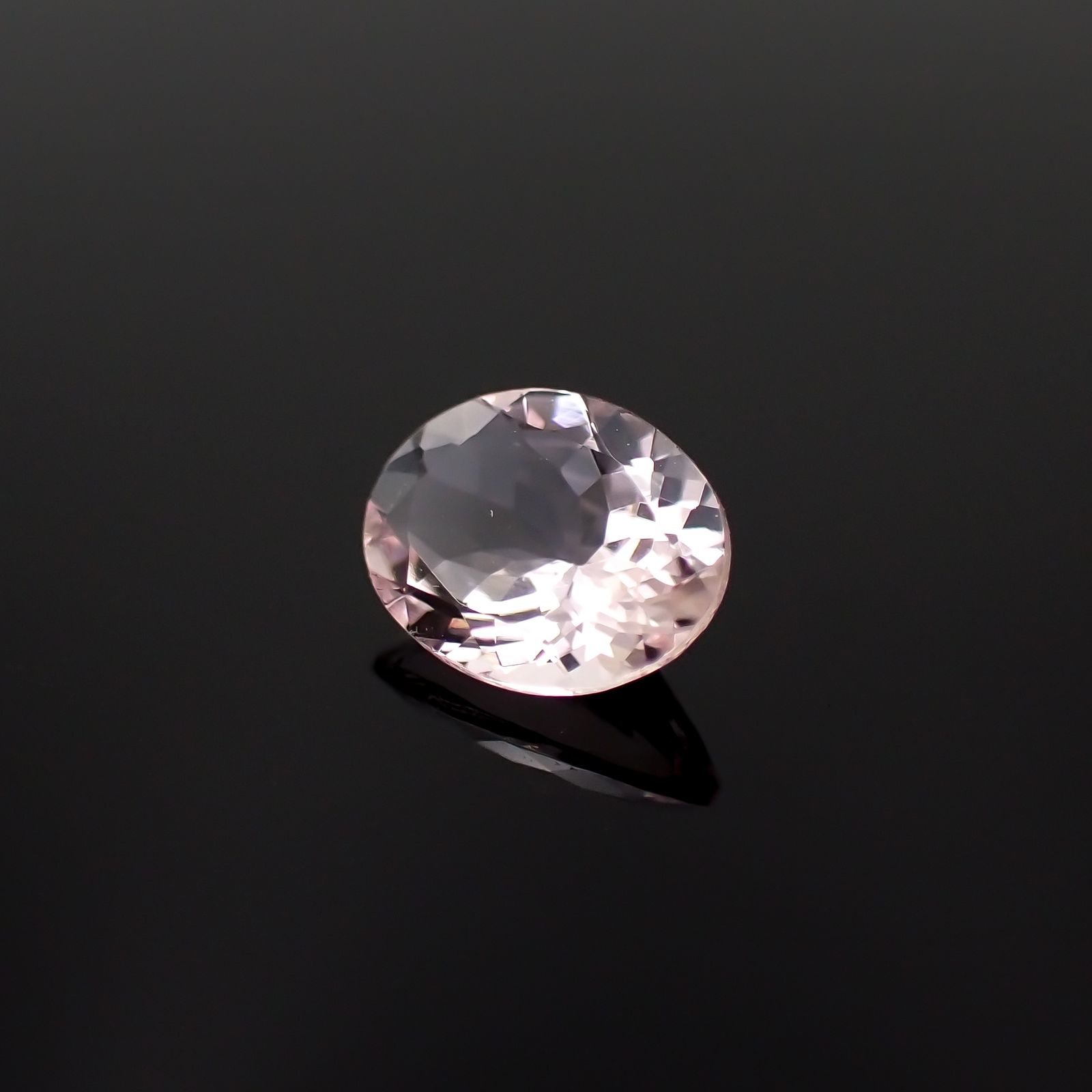 モルガナイト ブラジル産 0.88ct[230421788]7.8x5.9mm前後