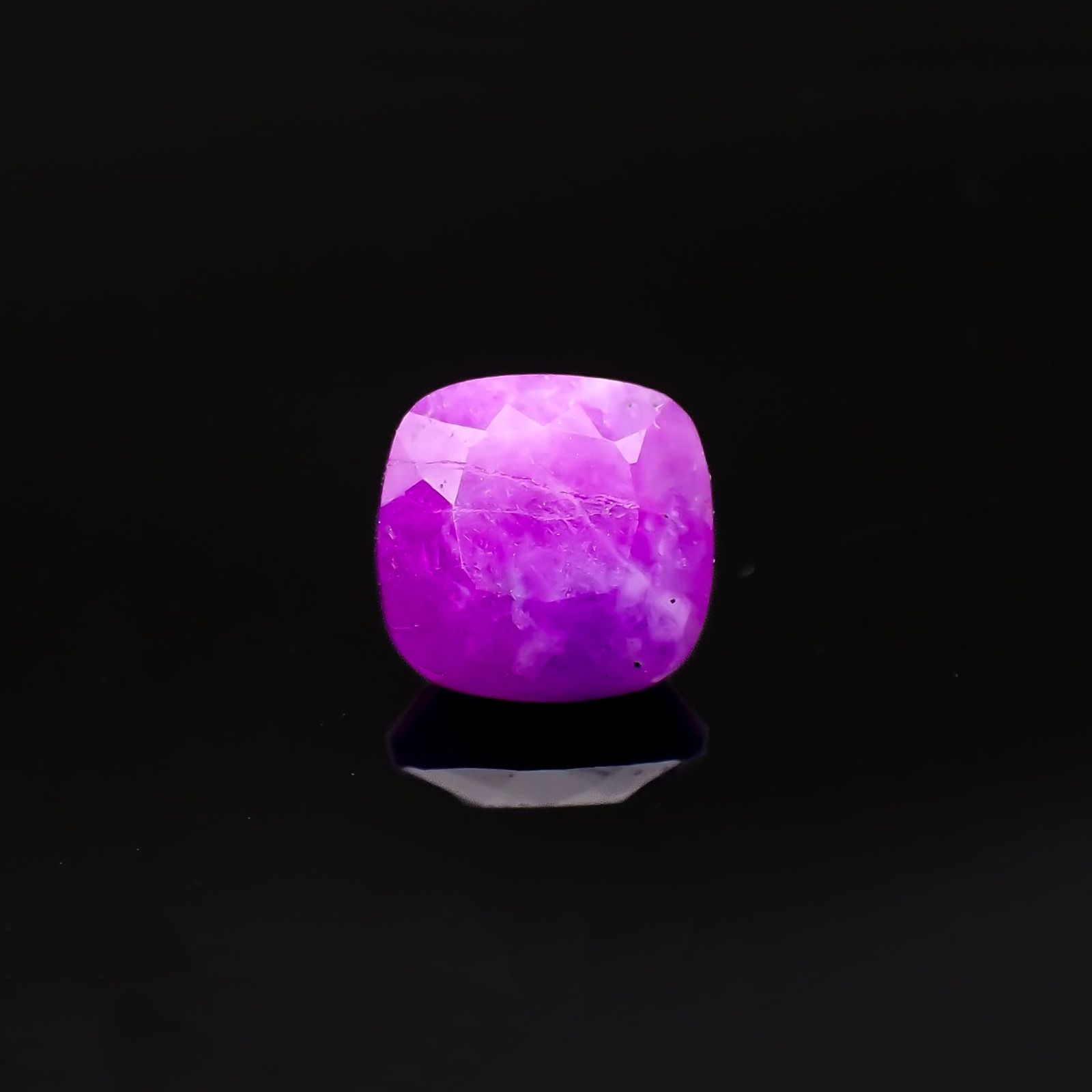 スギライト 南アフリカ産 0.88ct / 6x5.9mm前後 [260517607]