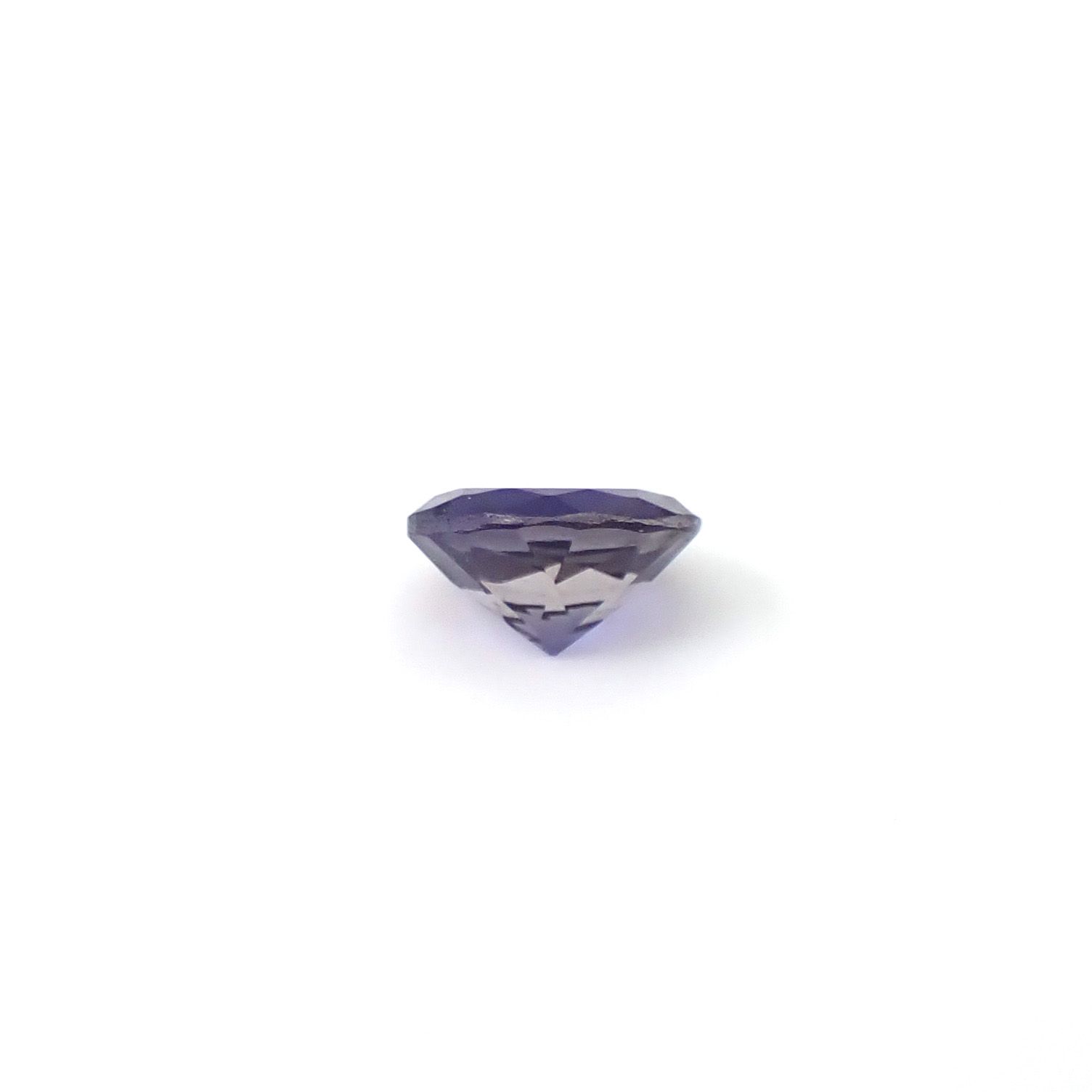 アイオライト タンザニア産 0.63ct / 6.1x6mm前後 [260231737]