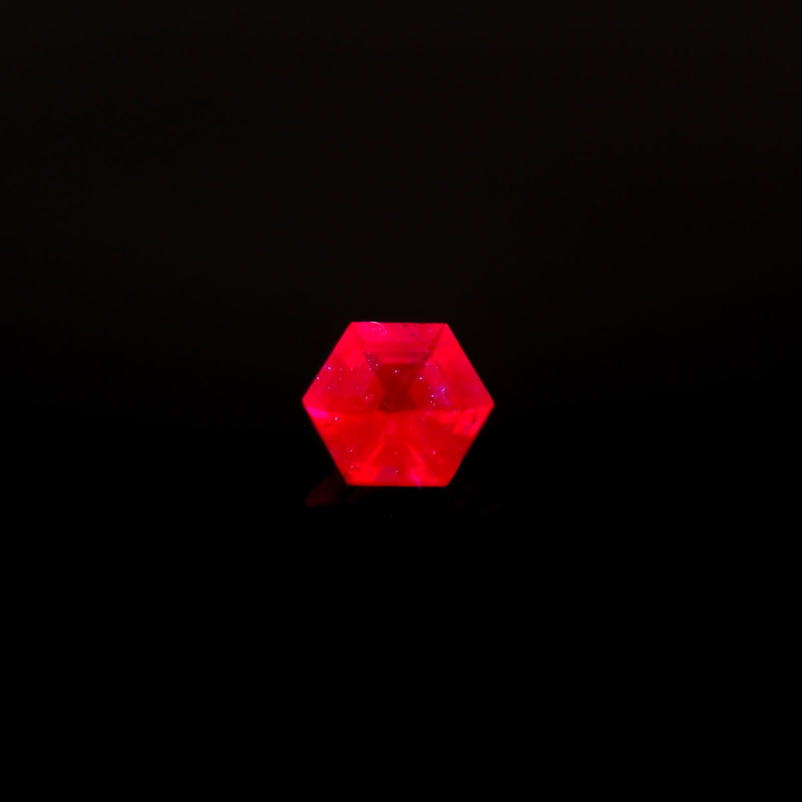 ◇ヘキサゴンカット◇ルビー 非加熱 モザンビーク産 0.22ct[240427111]3.6x3.5mm前後