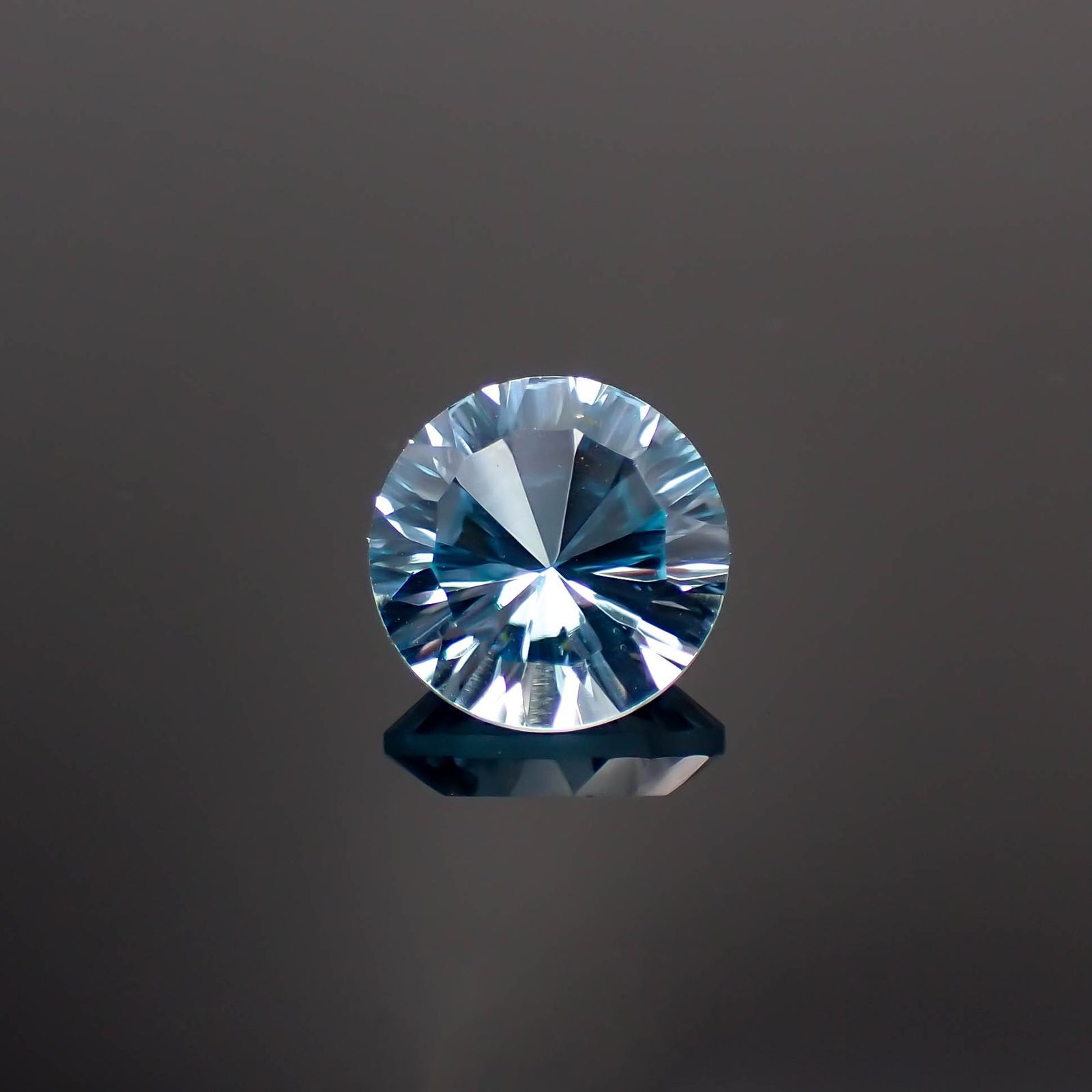 ブルートパーズ ブラジル産 4.12ct[221219316]10x10mm前後