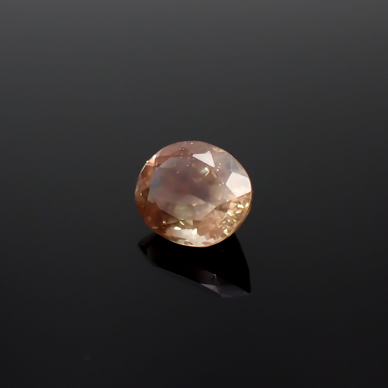 バイカラーオレゴンサンストーン(宝石名ラブラドライト)アメリカ・オレゴン州産 2.55ct 識別済[231224667]10x7.9mm前後