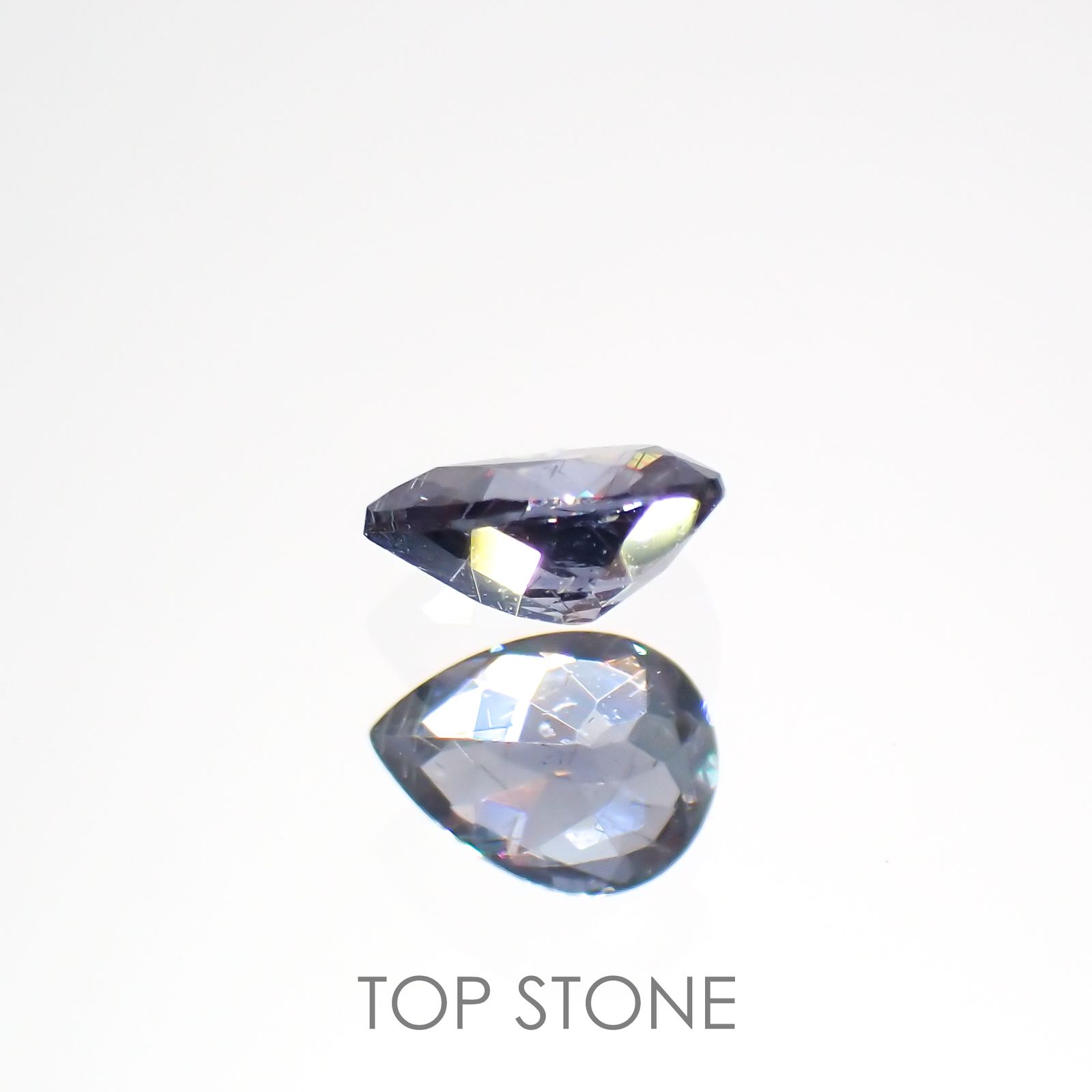 カラーチェンジガーネット アレキタイプ(宝石名ガーネット)マダガスカル・ベキリー産 0.18ct 識別済[220616433]4.1x3.1mm前後