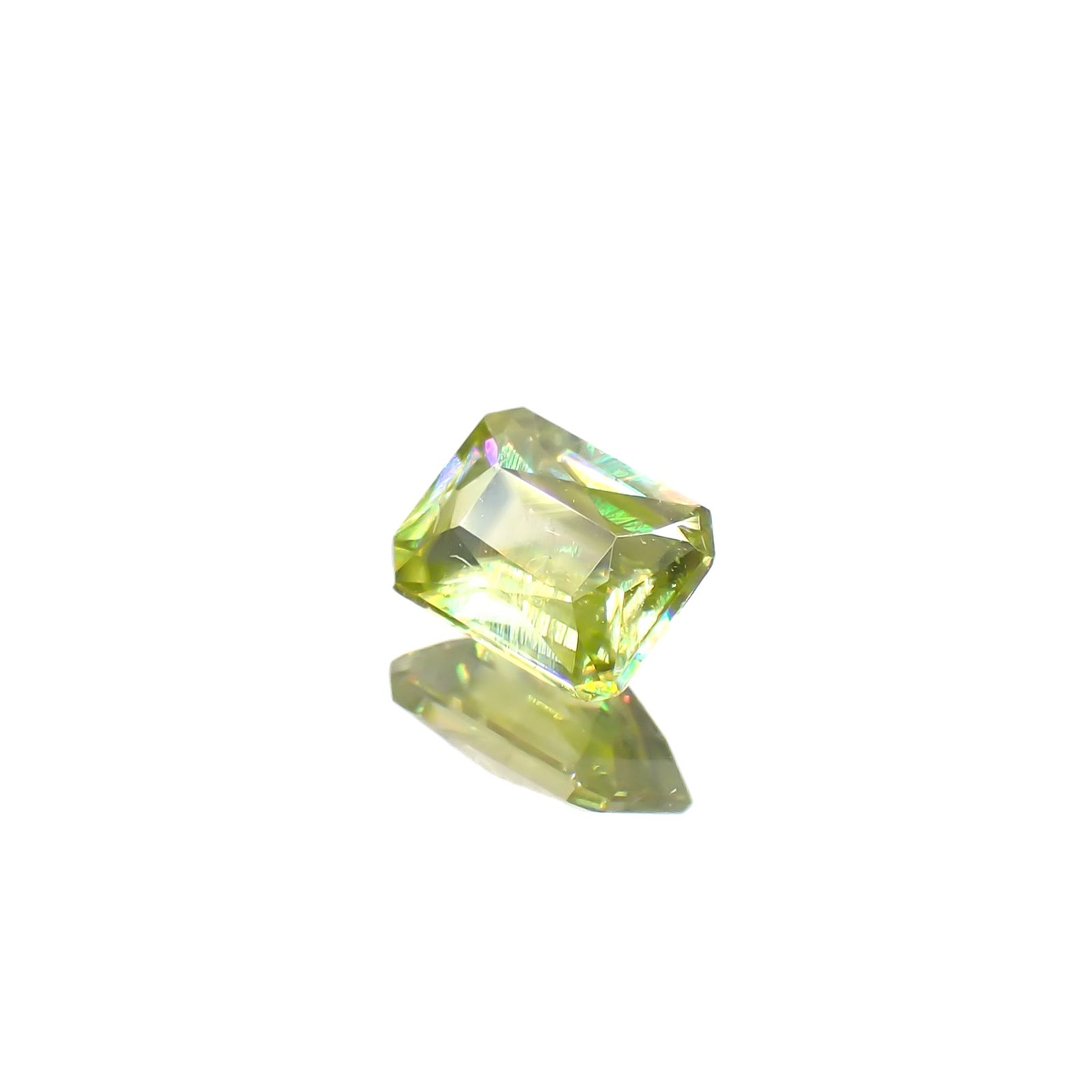 スフェーン マダガスカル産 0.35ct[240627907]4.6x3.4mm前後