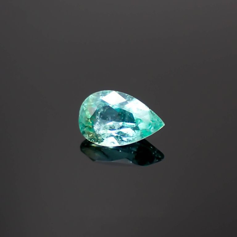 パライバトルマリン(宝石名トルマリン/別名パライバ・トルマリン)ブラジル・キントス鉱山産 0.23ct 識別済[221018837]5.3x3.4mm前後