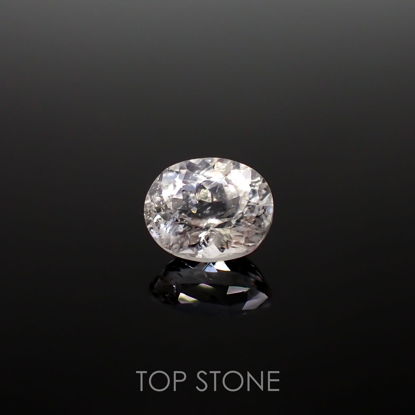フェナカイト(宝石名フェナカイト)ロシア産 2.16ct 識別済[220515737]8.7x7.2mm前後