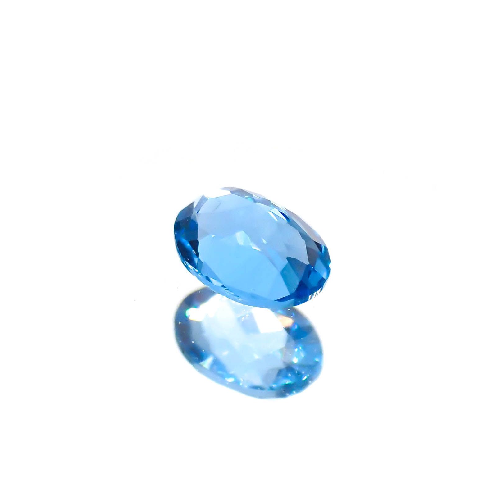 アウイナイト フルオレッセンス(宝石名アウイナイト)ドイツ産 0.12ct 識別済[250115289]3.8x2.8mm前後