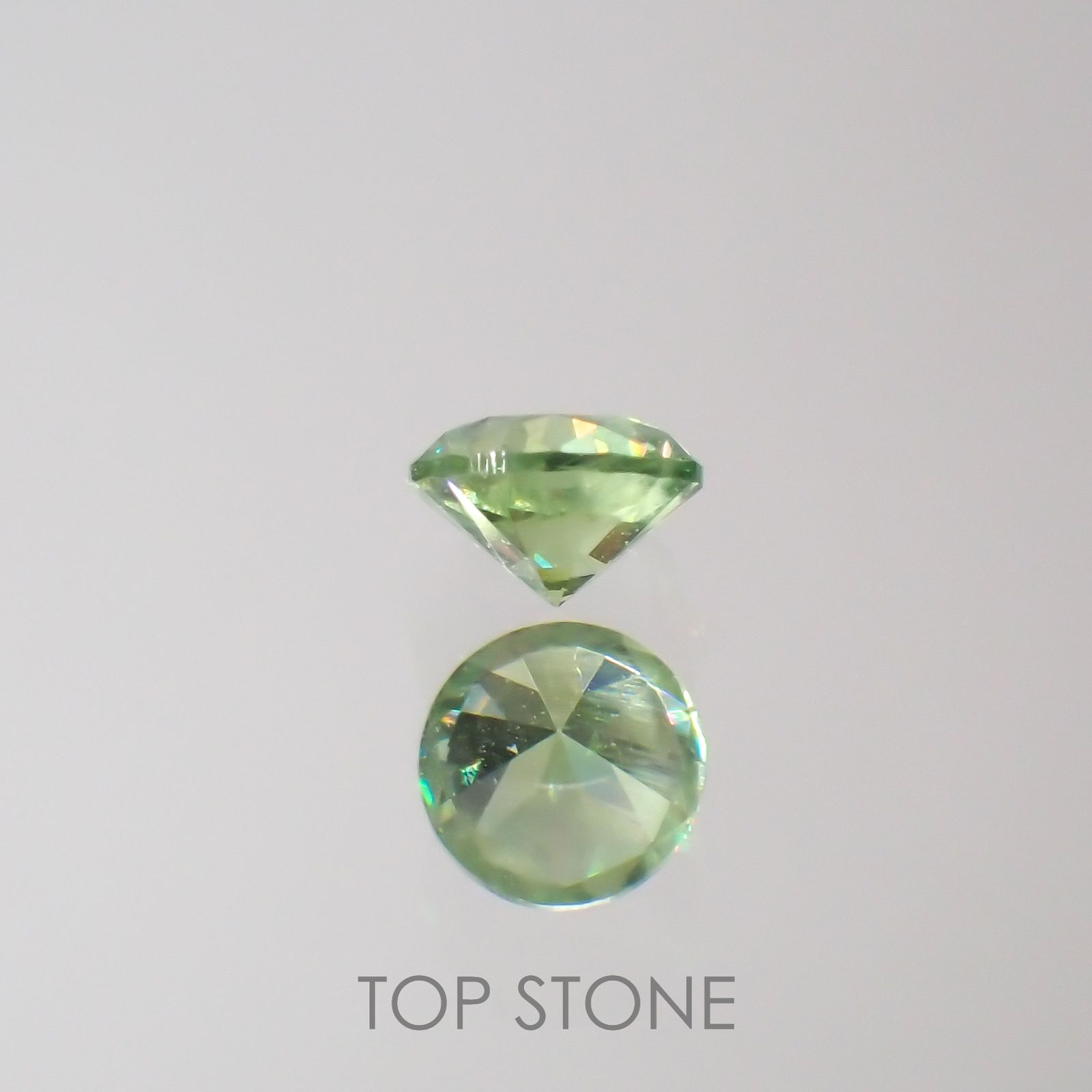 デマントイドガーネット(宝石名デマントイド・ガーネット)ロシア産 0.14ct 識別済[220616530]3.1x3.1mm前後
