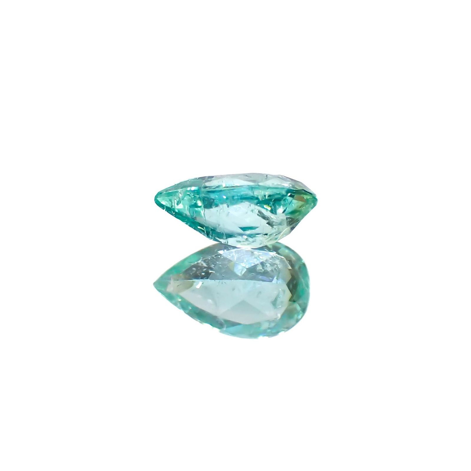 パライバトルマリン(宝石名トルマリン/別名パライバ・トルマリン)ブラジル・キントス鉱山産 識別済 0.23ct / 5.3x3.4mm前後 [221018837]