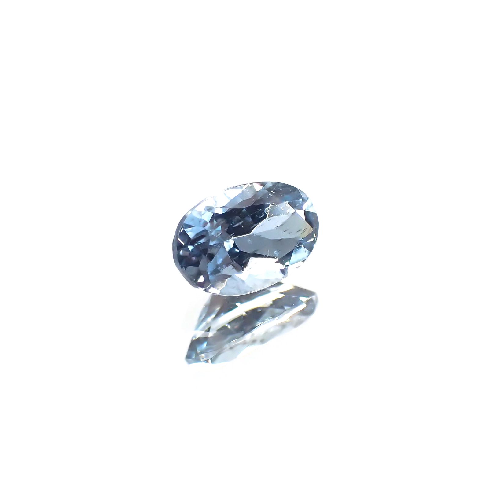 サンタマリアアクアマリン(宝石名アクアマリン) ブラジル産 0.41ct 識別済[210812635]6×3.9mm前後