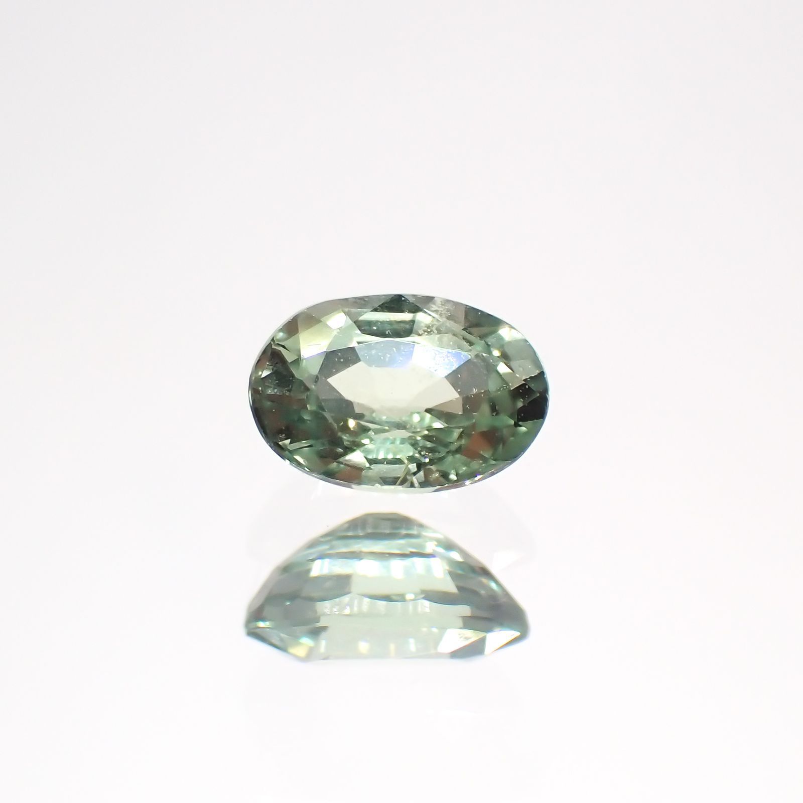 アレキサンドライト(宝石名アレキサンドライト)マダガスカル産 0.34ct 識別済[220114615]4.6x3.2mm前後