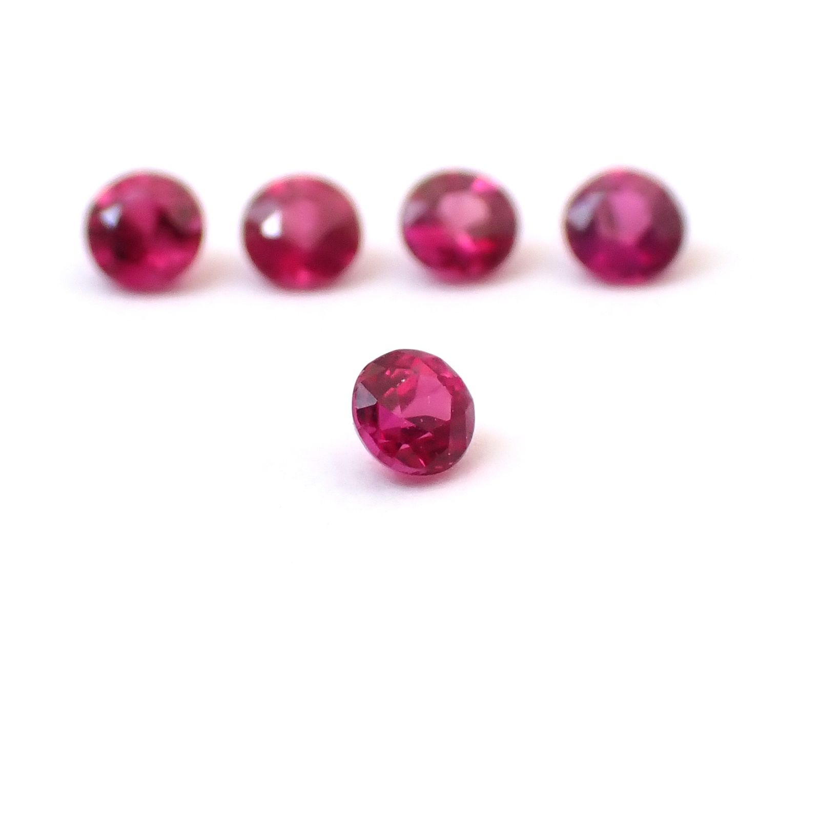 ルビー 5個セット タイ/モザンビーク産 0.29ct(5pcs合計) / 2.2x2.2mm前後 [260532285]