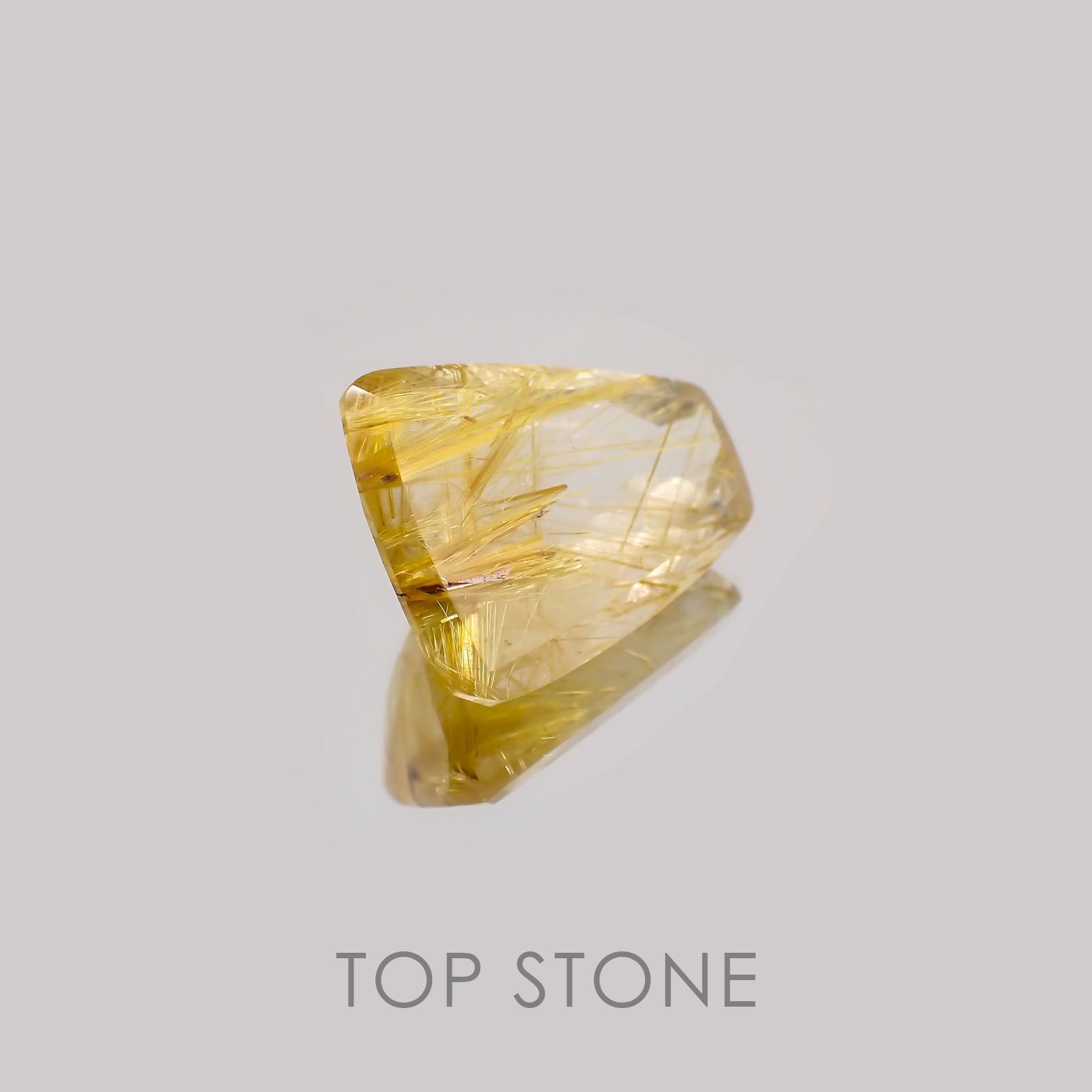 ルチルクォーツ(宝石名ルチルレイテッド・クォーツ) ブラジル産 26.88ct 識別済[21019133]24.6×18.1mm前後