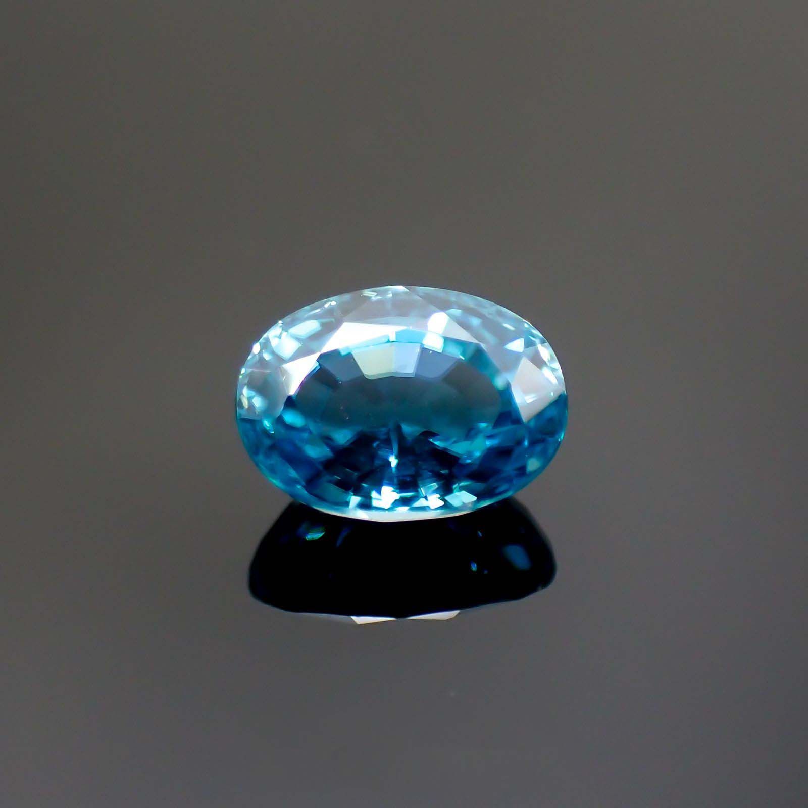 ブルージルコン(宝石名ジルコン)カンボジア産 2.14ct 識別済[231124187]7.9x5.9mm前後