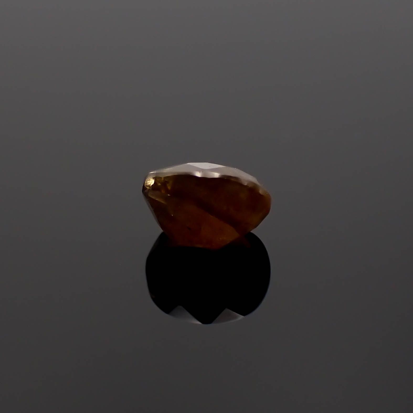 ゴールドシーンサファイア非加熱 ケニア産 1.22ct[230321323]6.3x5.2mm前後
