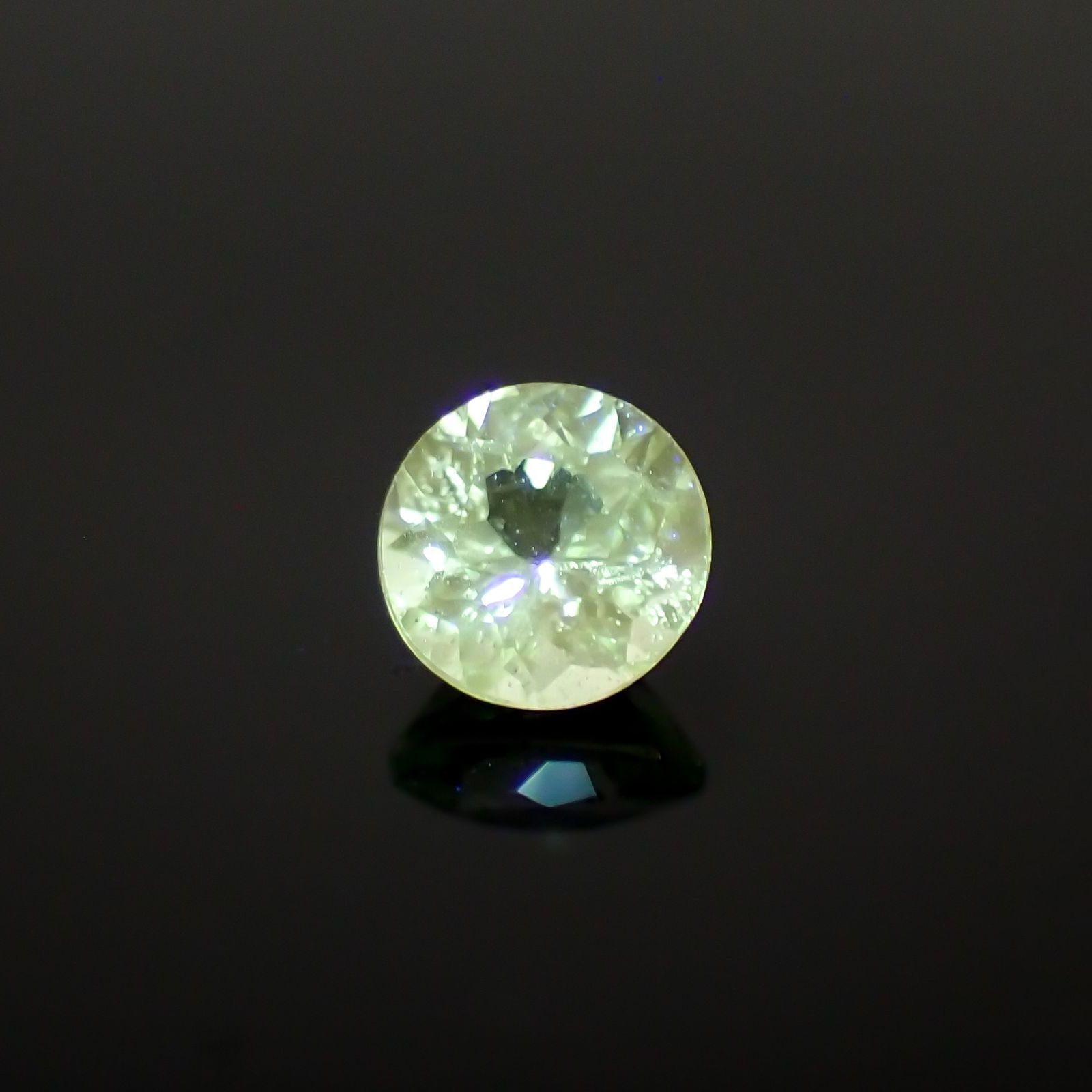 バナジウムコーネルピン(宝石名コーネルピン)タンザニア・タンガ州産 識別済 0.30ct / 4x4mm前後 [230320936]