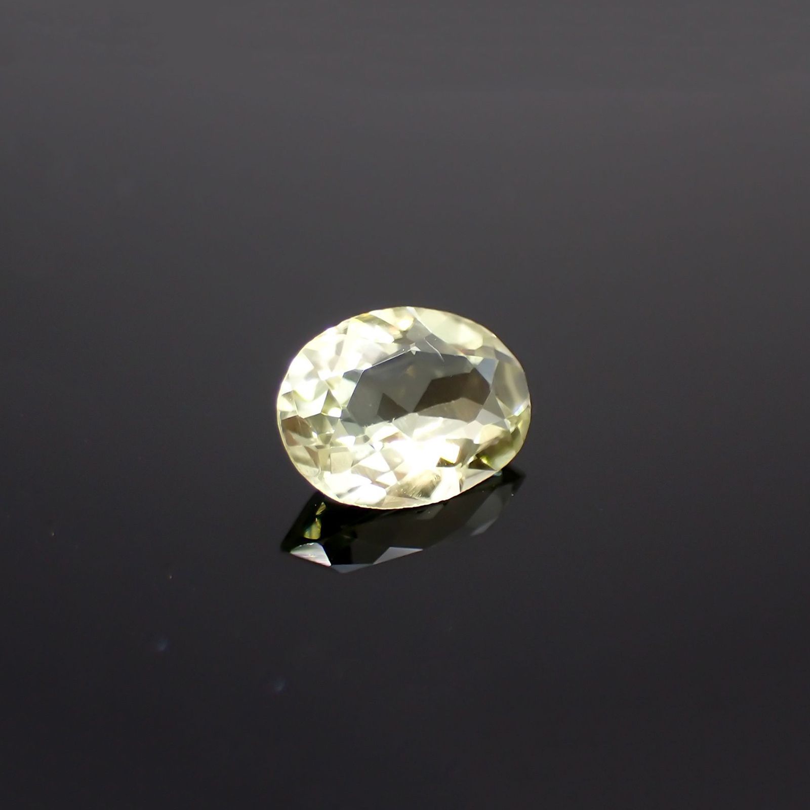 シリマナイト(宝石名シリマナイト)インド産 識別済 1.09ct / 7.9x5.9mm前後 [211113691]