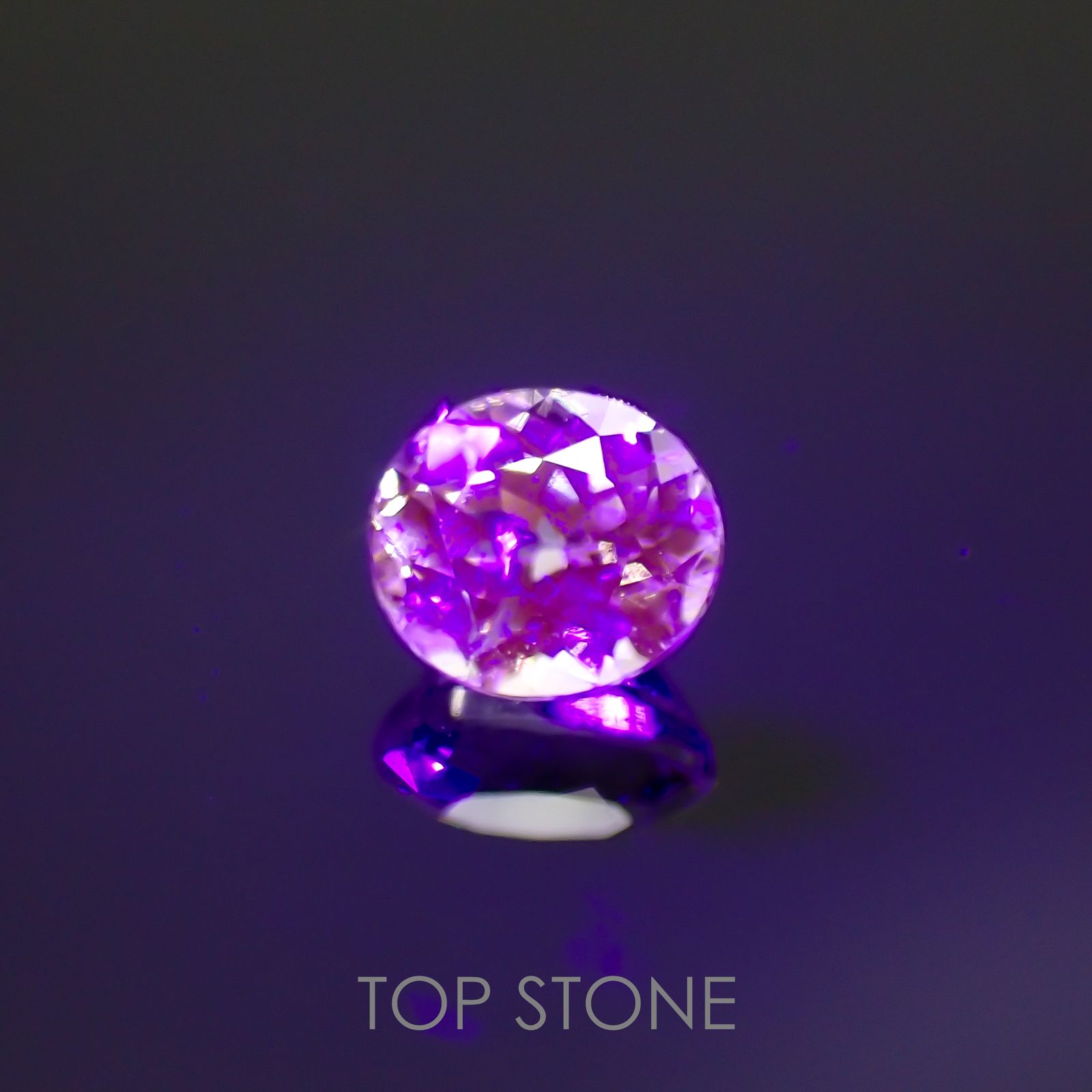 リューコガーネット(宝石名ホワイト グロッシュラー・ガーネット)ビルマ産 0.32ct 識別済[220616317]4.1x3.6mm前後