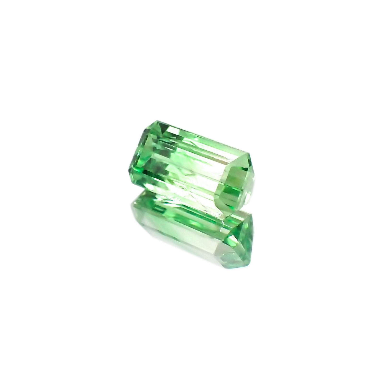 バイカラーツァボライト(宝石名グリーン グロッシュラー・ガーネット)タンザニア産 識別済 1.15ct / 7.7x4mm前後 [231124265]