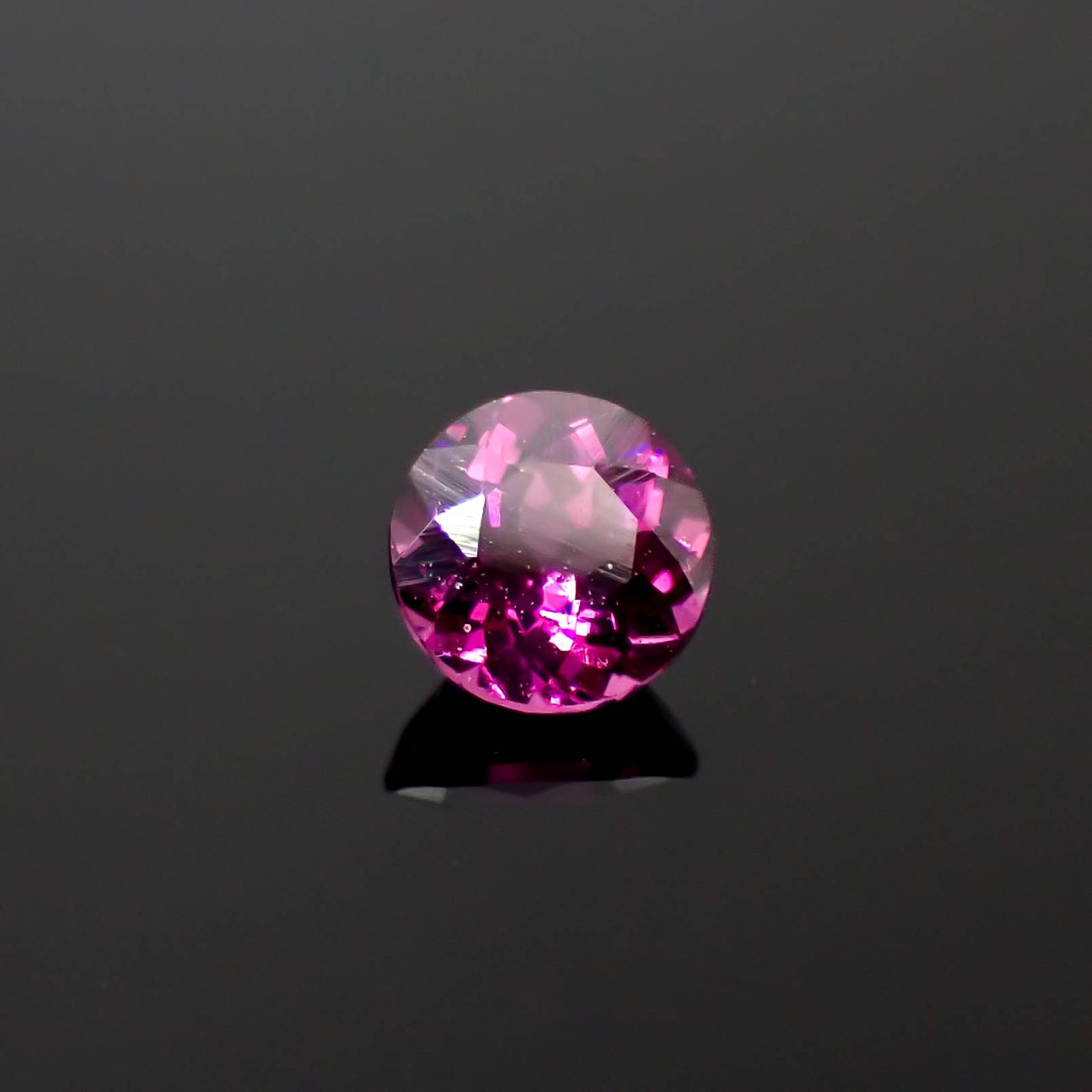グレープガーネット(宝石名ガーネット)ブラジル産 0.45ct 識別済[240928711]4.4x4.4mm前後