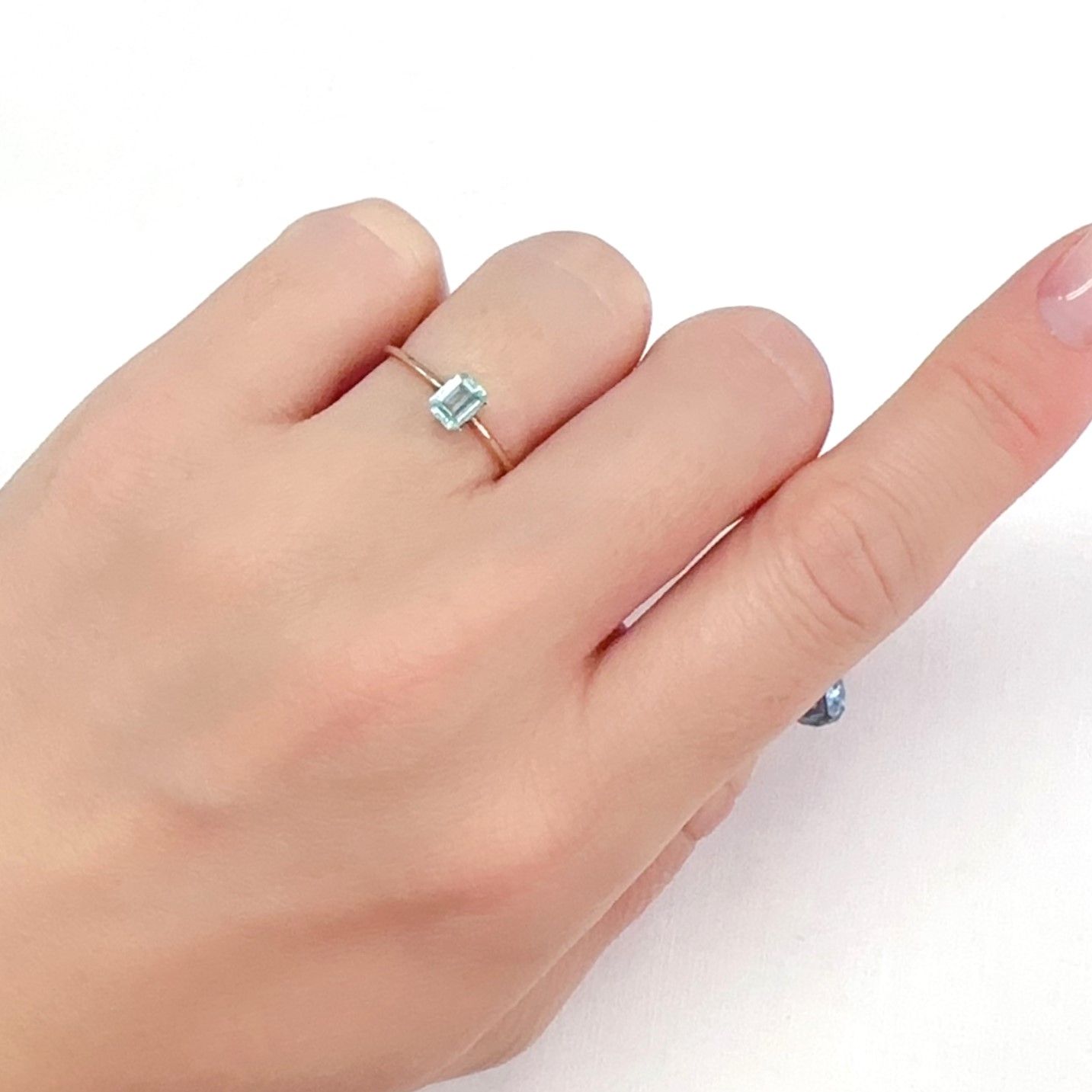 パステルカラーエメラルド コロンビア産 0.36ct[240225958]4.9x3.6mm前後