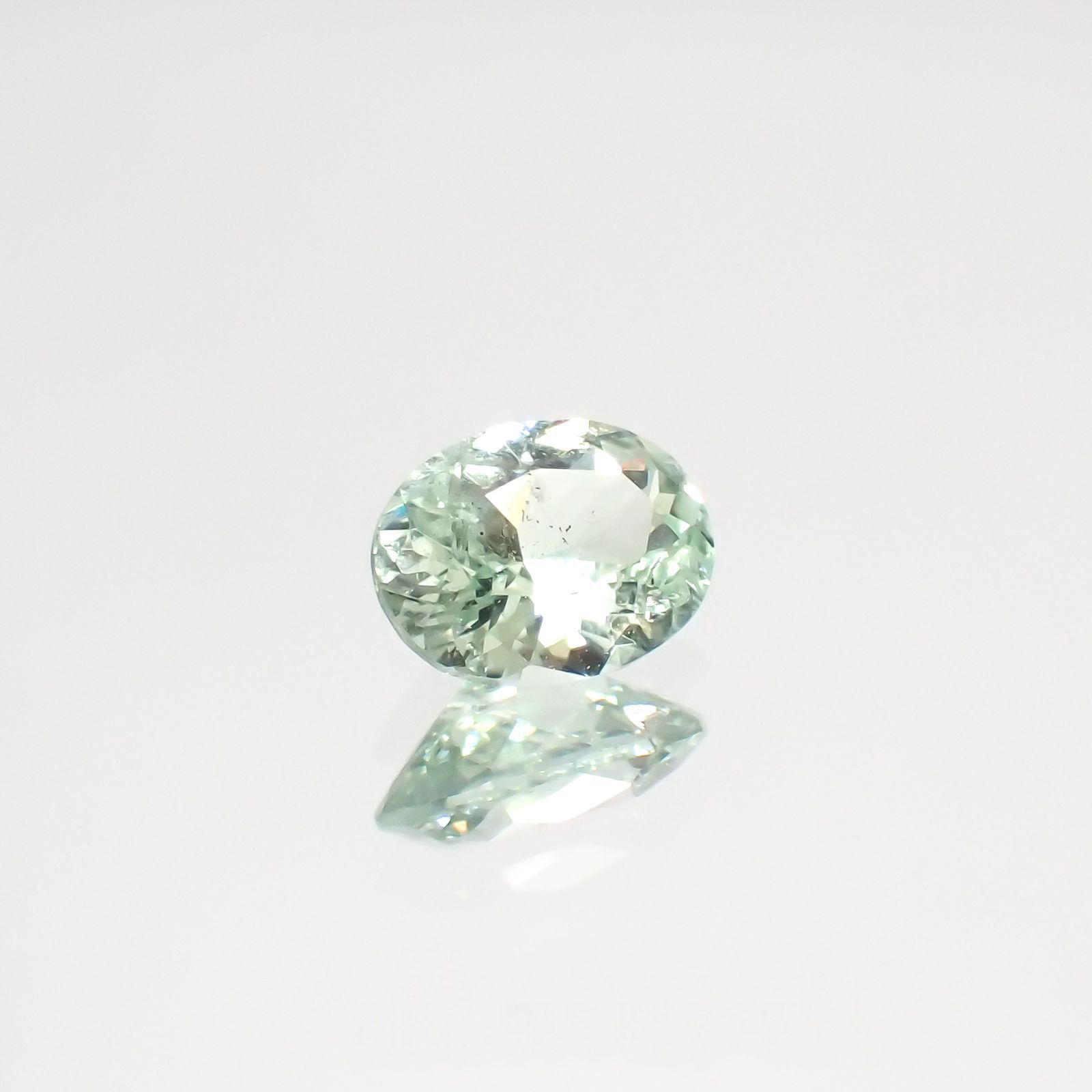 バナジウムコーネルピン(宝石名コーネルピン)タンザニア・タンガ州産 0.80ct 識別済[220115632]6.8x5.1mm前後
