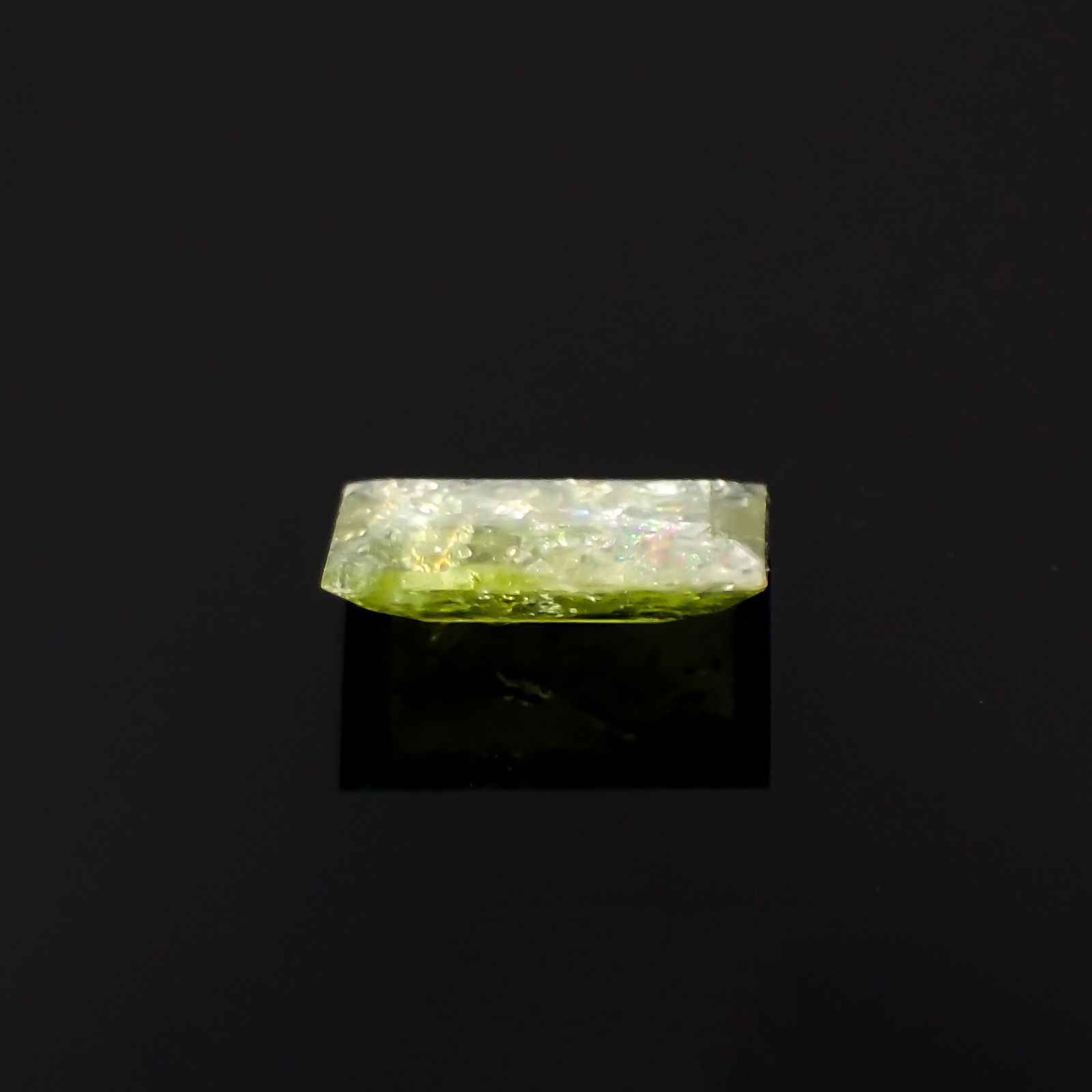 イリデッセンスクロムトルマリン(宝石名トルマリン)ケニア産 0.60ct 識別済[221119093]7.2x4.6mm前後