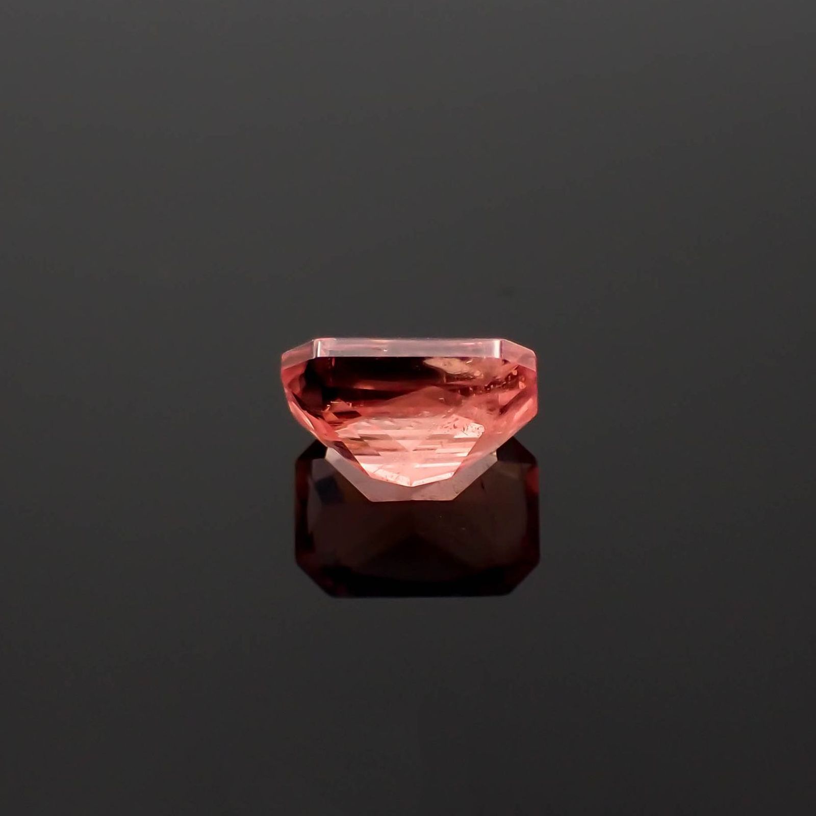 ロードクロサイト(宝石名ロードクロサイト)アメリカ・コロラド州スイートホームマイン産 識別済 1.16ct / 7x4.8mm前後 [230220716]