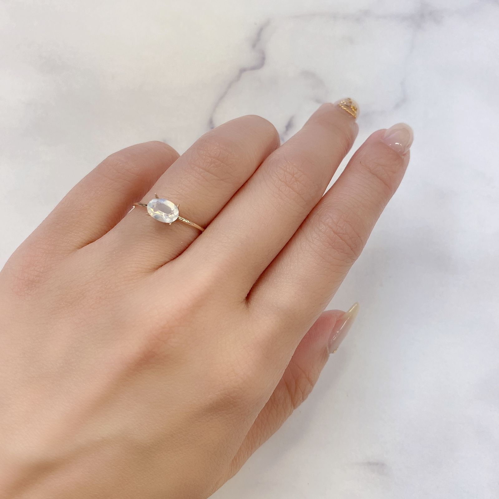 ムーンストーン(宝石名ムーンストーン)インド/スリランカ産 0.65ct 識別済[211113673]7x5.1mm前後