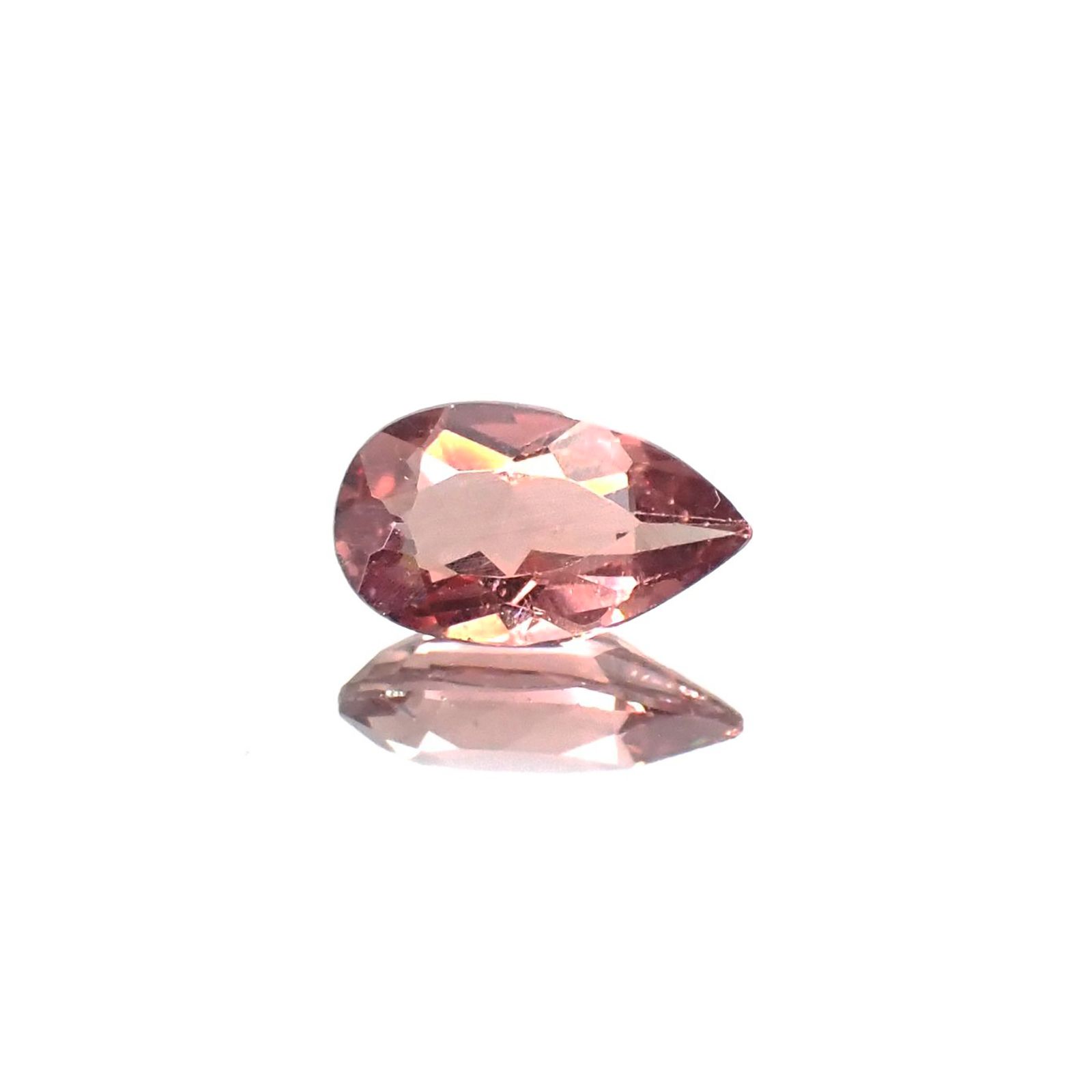 ピンクアパタイト ブラジル産 0.90ct / 8.3x4.9mm前後 [251024935]