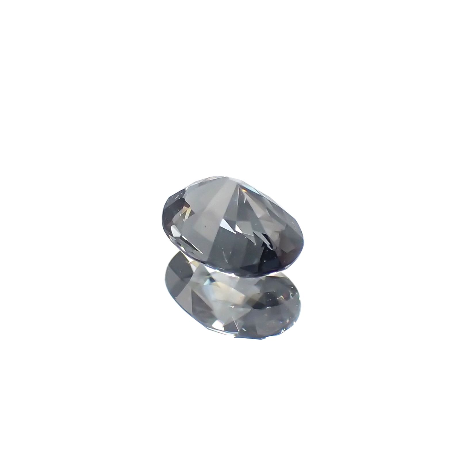 プラチナスピネル(宝石名スピネル) ビルマ産 0.838ct ソ付(彩珠)[250812840]6.7×4.9mm前後