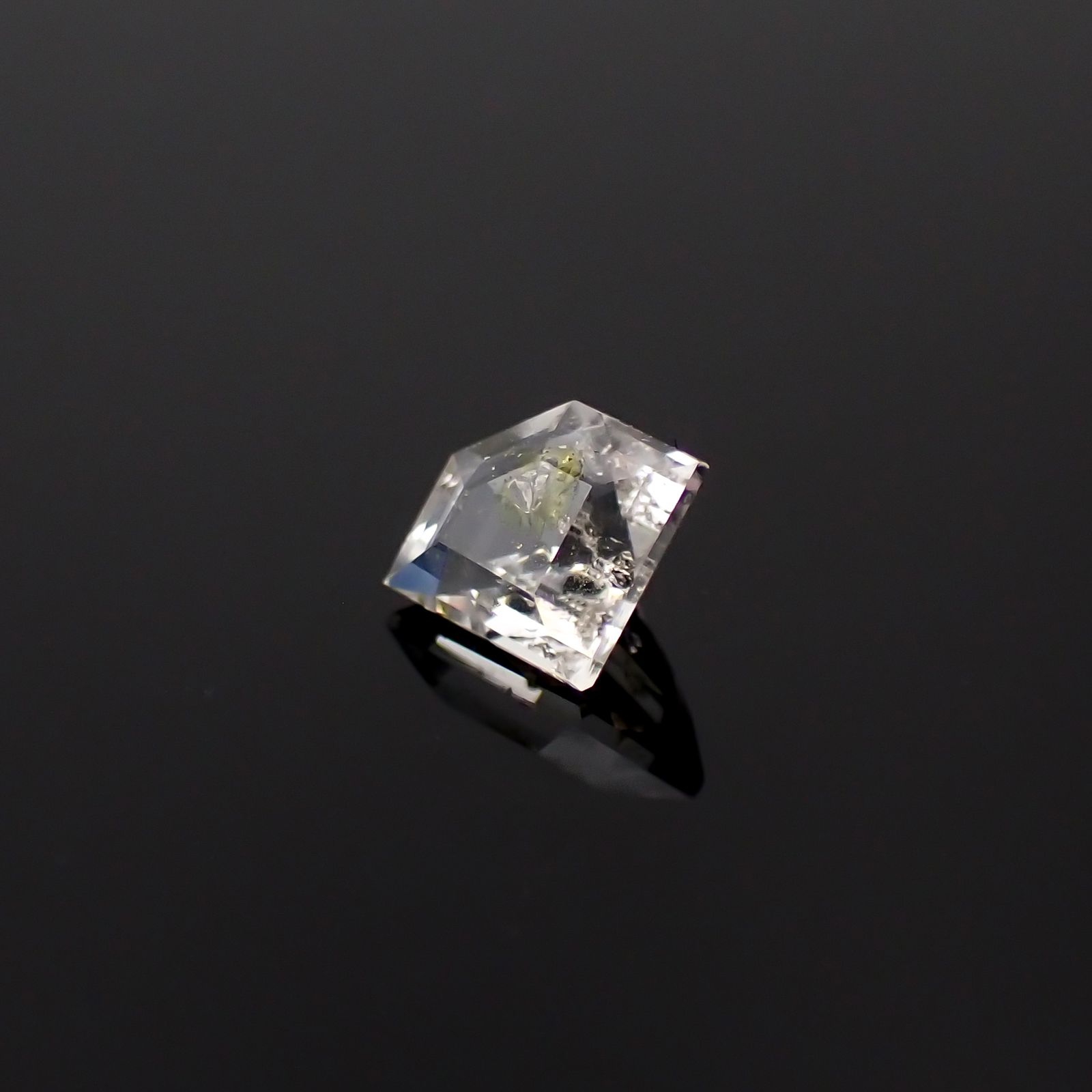 ◇カスタムペンタゴンカット◇オイルインクォーツ パキスタン産 0.43ct [231224727]5.1x6.4mm前後