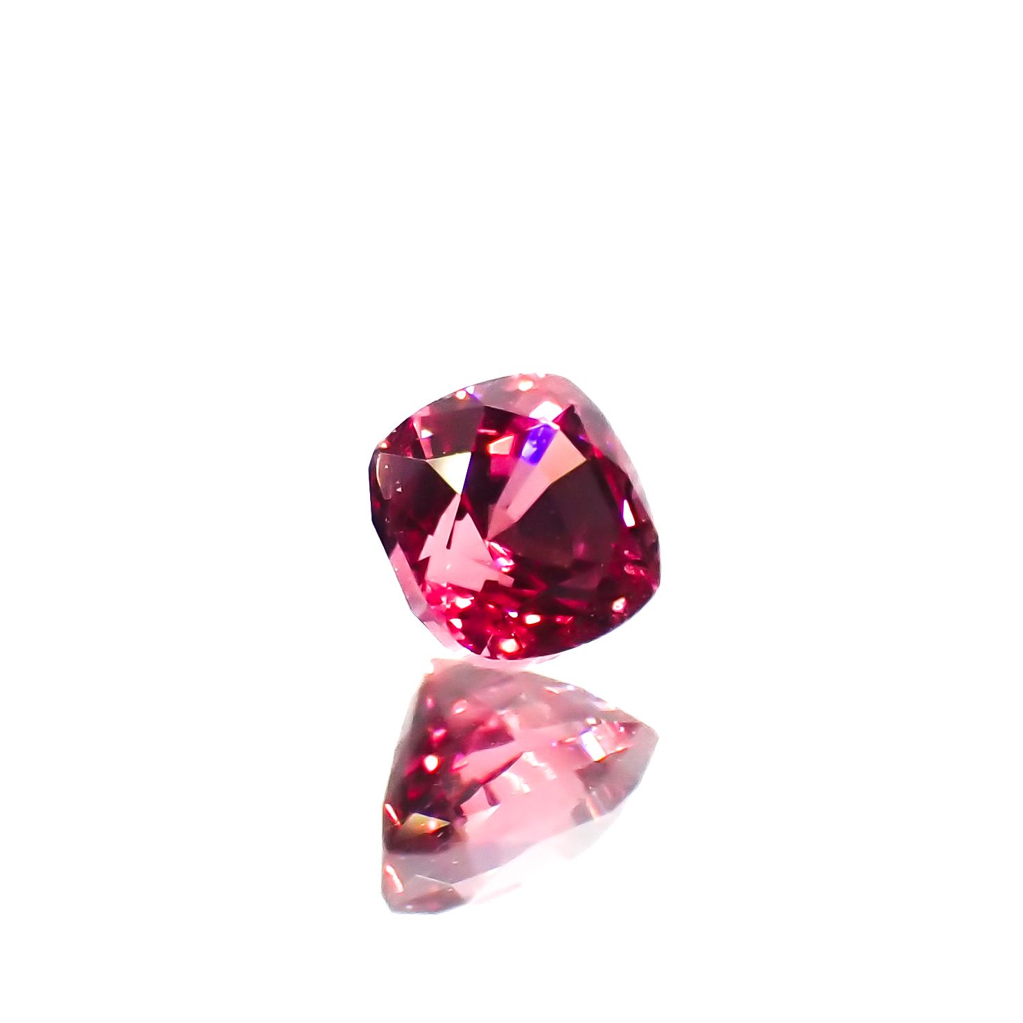 ホットピンクスピネル タンザニア産 0.31ct[231224513]3.6x3.4mm前後