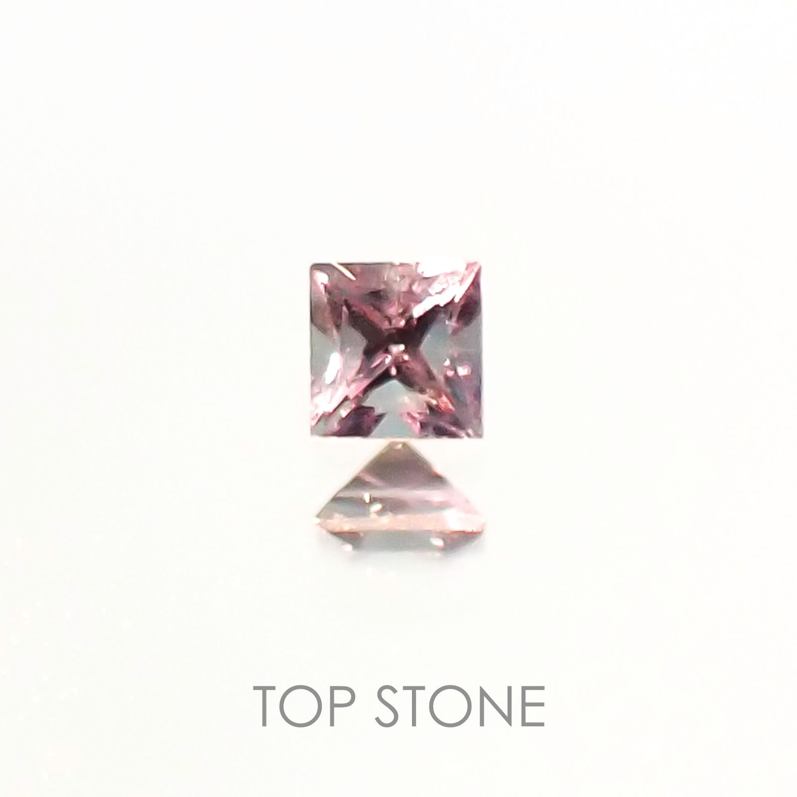 ◇プリンセスカット◇カラーチェンジガーネット(アレキタイプ) マダガスカル・ベキリー産 ルース 0.057ct[20106621]2.1×2.1mm前後