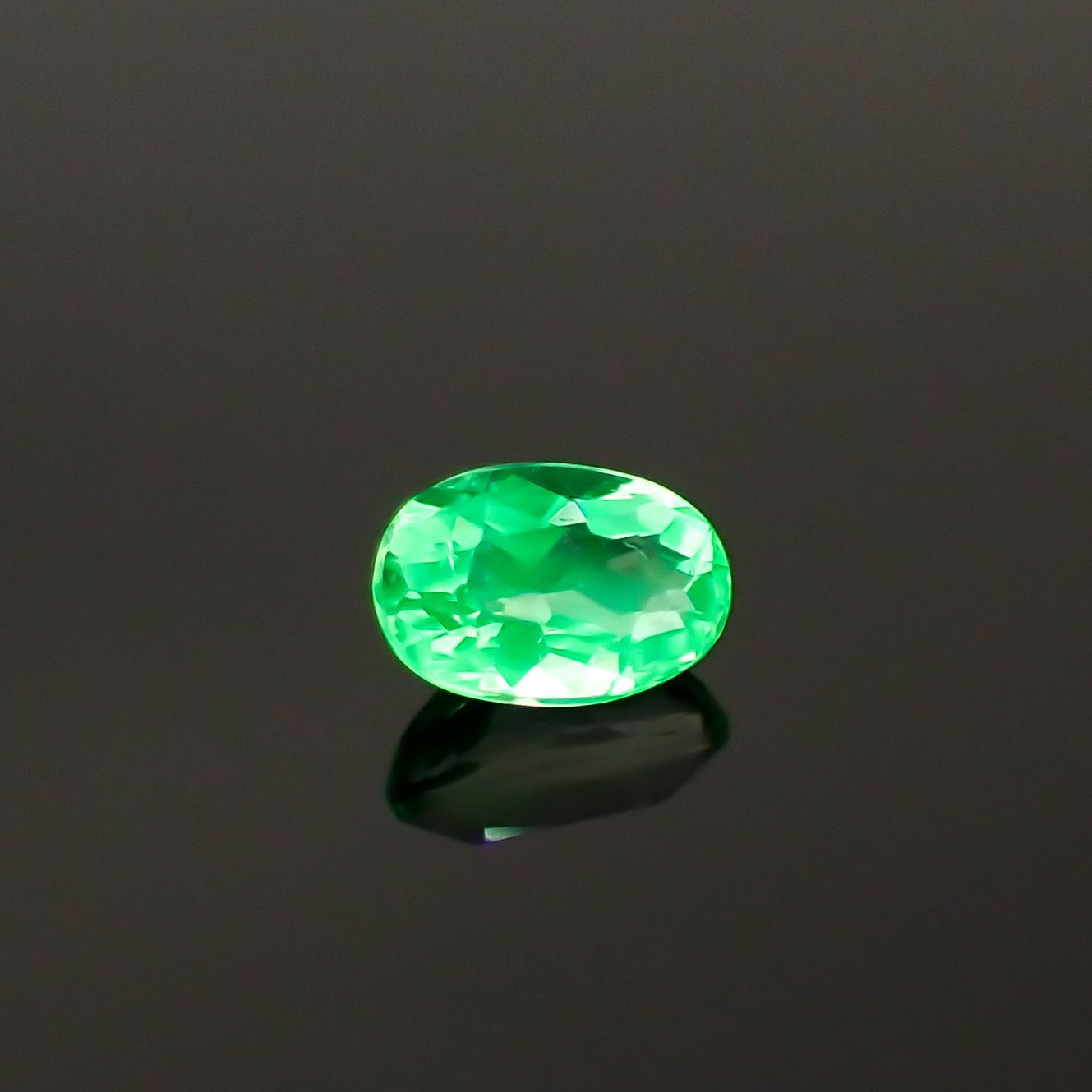 ハイアライトオパール(宝石名オパール) メキシコ産 0.119ct ソ付(彩珠)[210611149]3.8×2.5mm前後