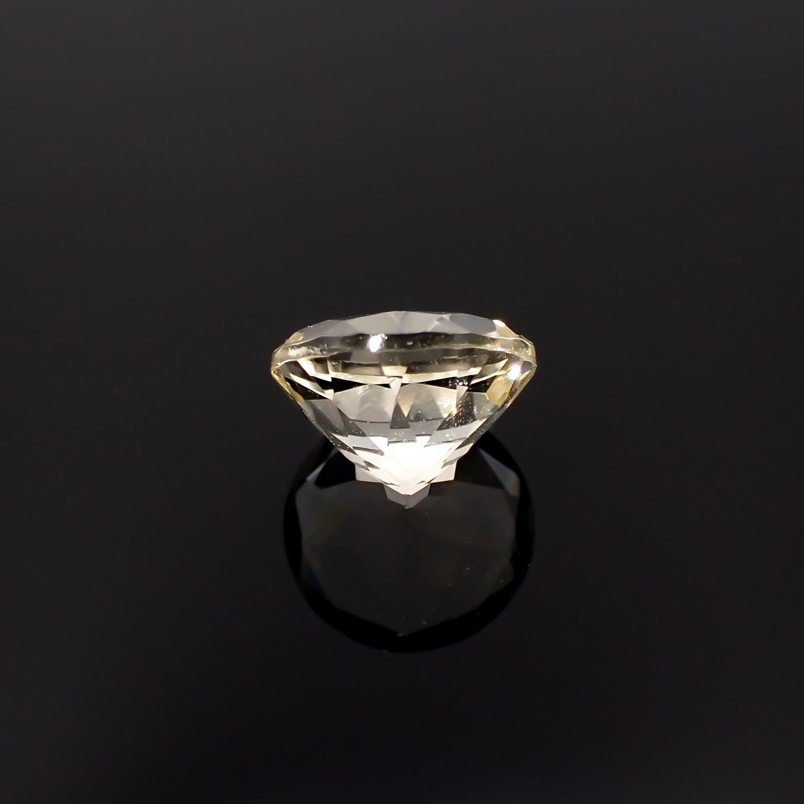 イエロースキャポライト フルオレッセンス(宝石名スキャポライト)タンザニア産 1.18ct 識別済[230722655]7.1x7.1mm前後