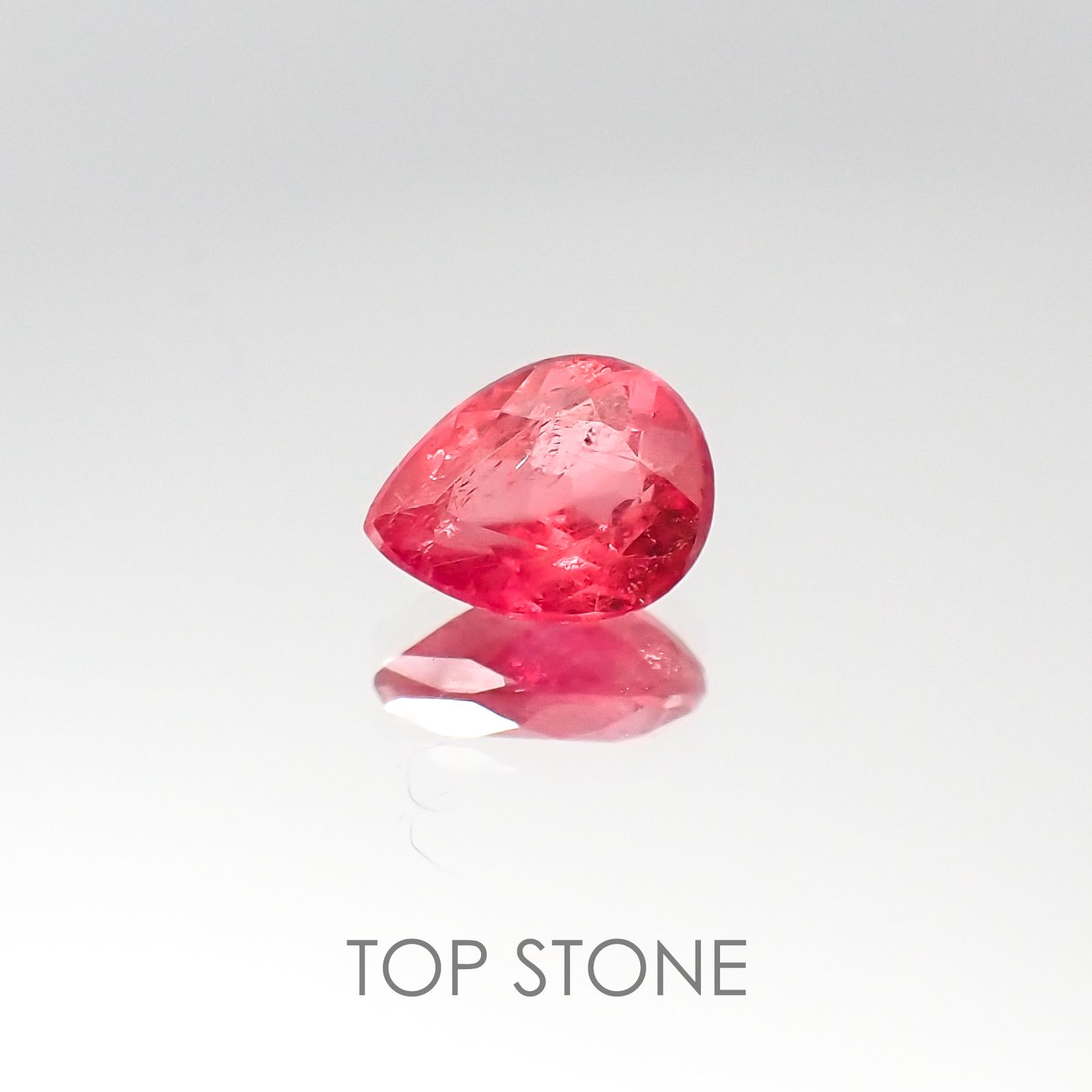 ロードナイト ブラジル産 ルース 0.8ct[20095802]6.4×5mm前後