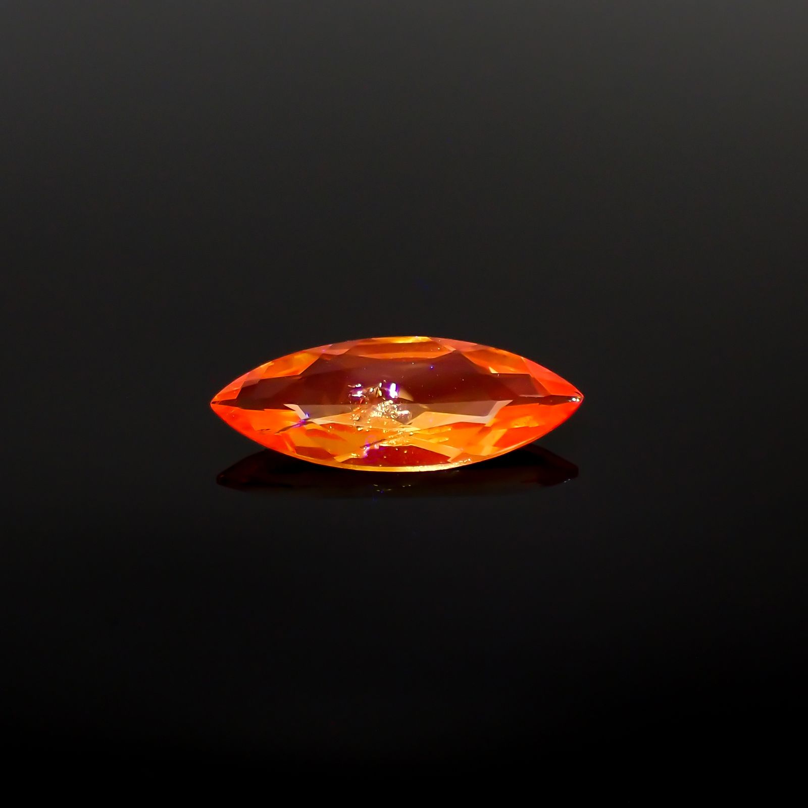 マグネシオアキシナイト フルオレッセンス(宝石名マグネシオ・アキシナイト)タンザニア産 2.510ct ソ付(日独)[230421871]17.22x6.39mm前後