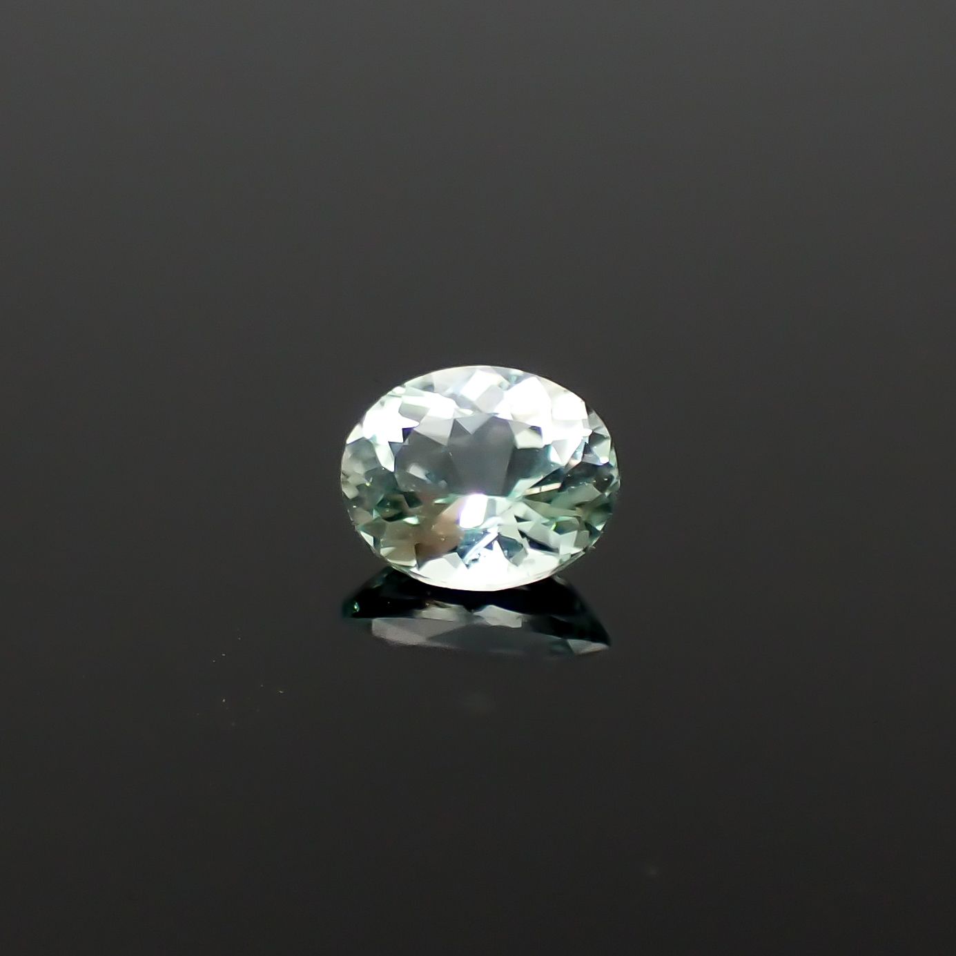 ミントベリル ブラジル産 0.23ct[240728584]4.6x3.8mm前後