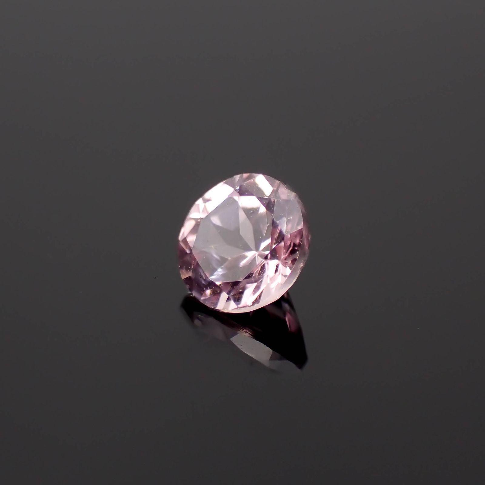 ドラゴンガーネット タンザニア産 0.44ct[230421457]4.3x4.3mm前後
