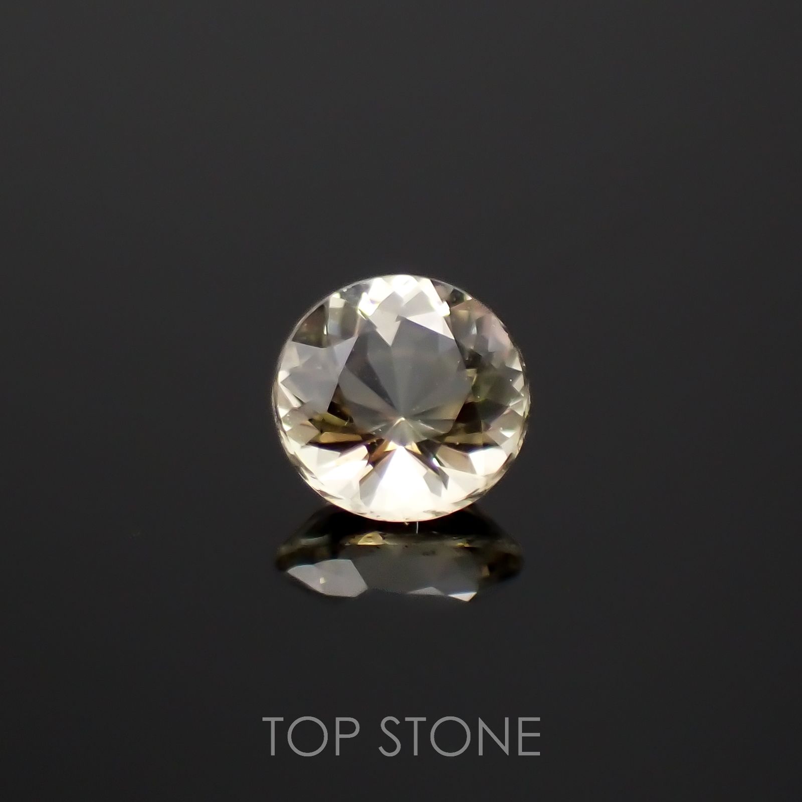 イエロースキャポライト(宝石名イエロー・スキャポライト)タンザニア産 0.23ct 識別済[221219633]3.9x3.9mm前後