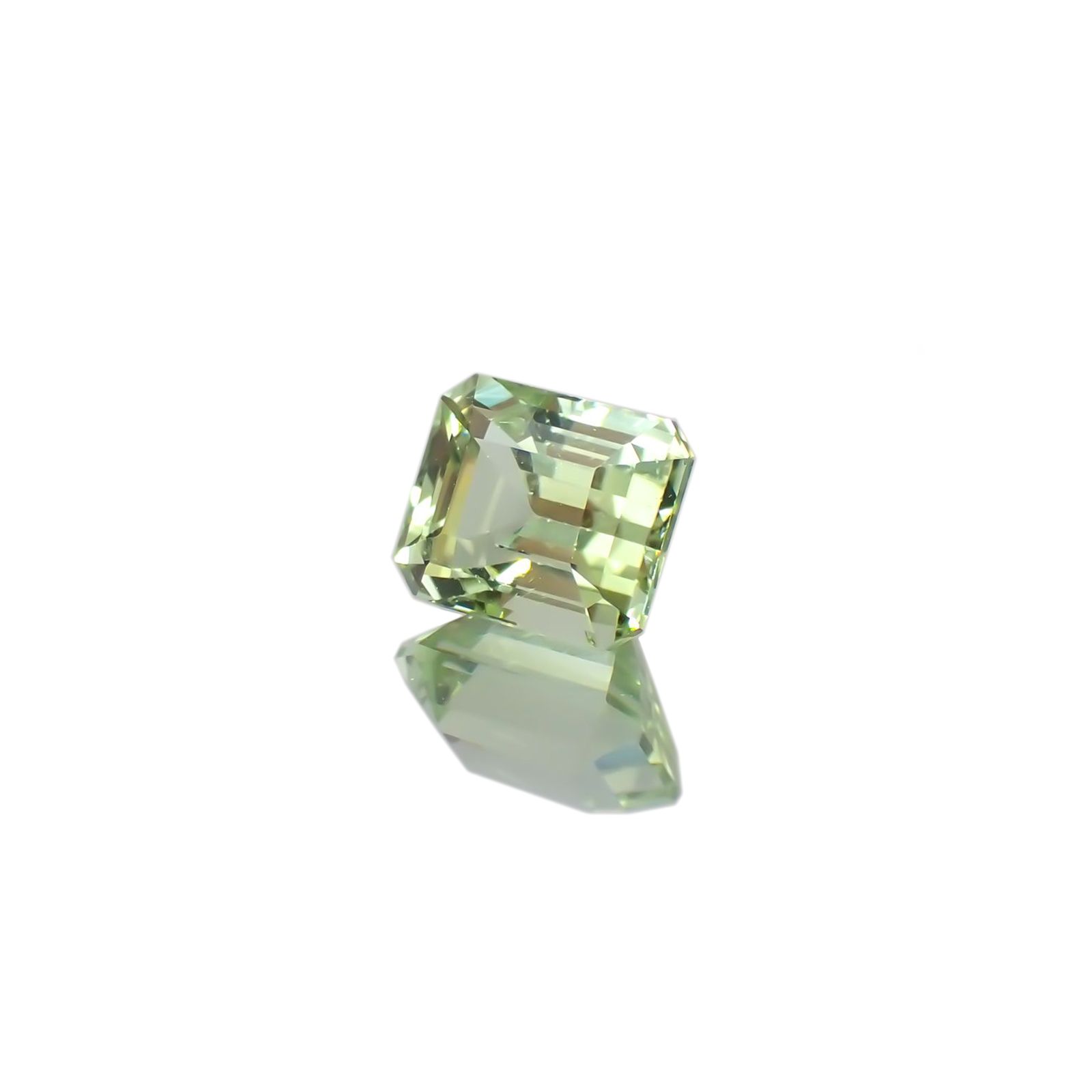 ミントトルマリン(宝石名グリーン・トルマリン) ルワンダ産 1.09ct 識別済[21029987]6.1×5.2mm前後