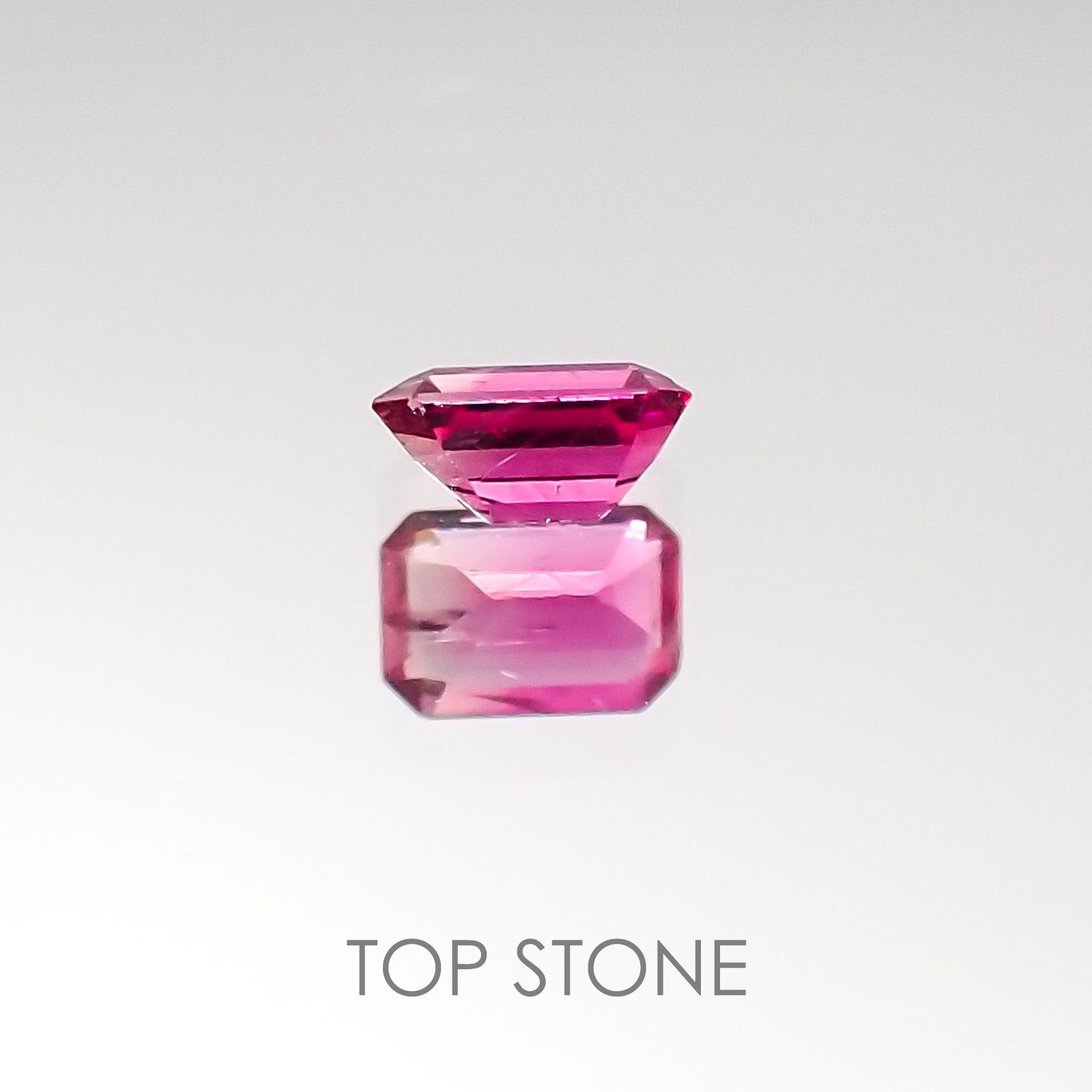 レッドベリル アメリカ・ユタ州産 ルース 0.12ct[20085218]3.8×2.6mm前後