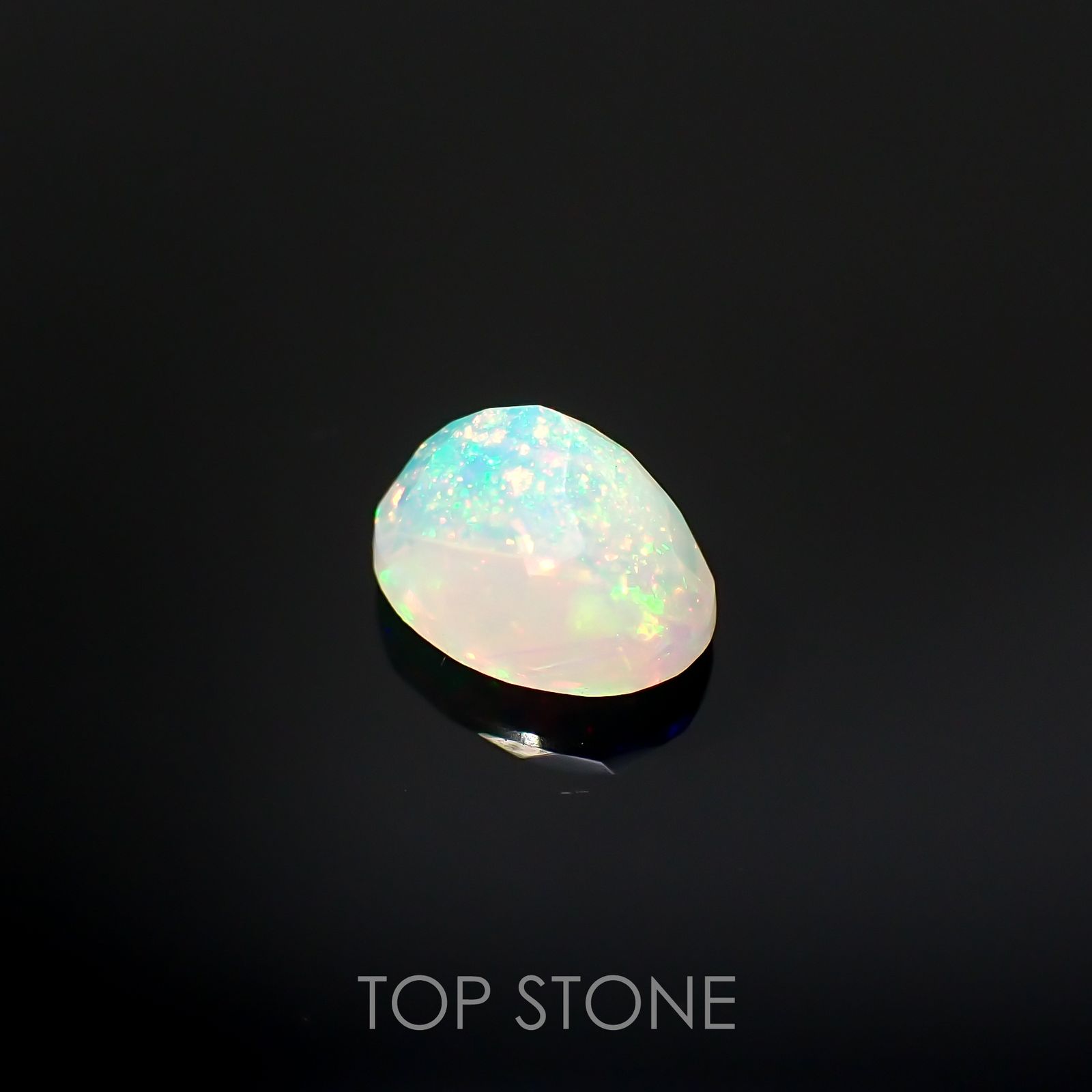エチオピアオパール(宝石名オパール)エチオピア産 0.89ct 識別済[220114787]8x6mm前後
