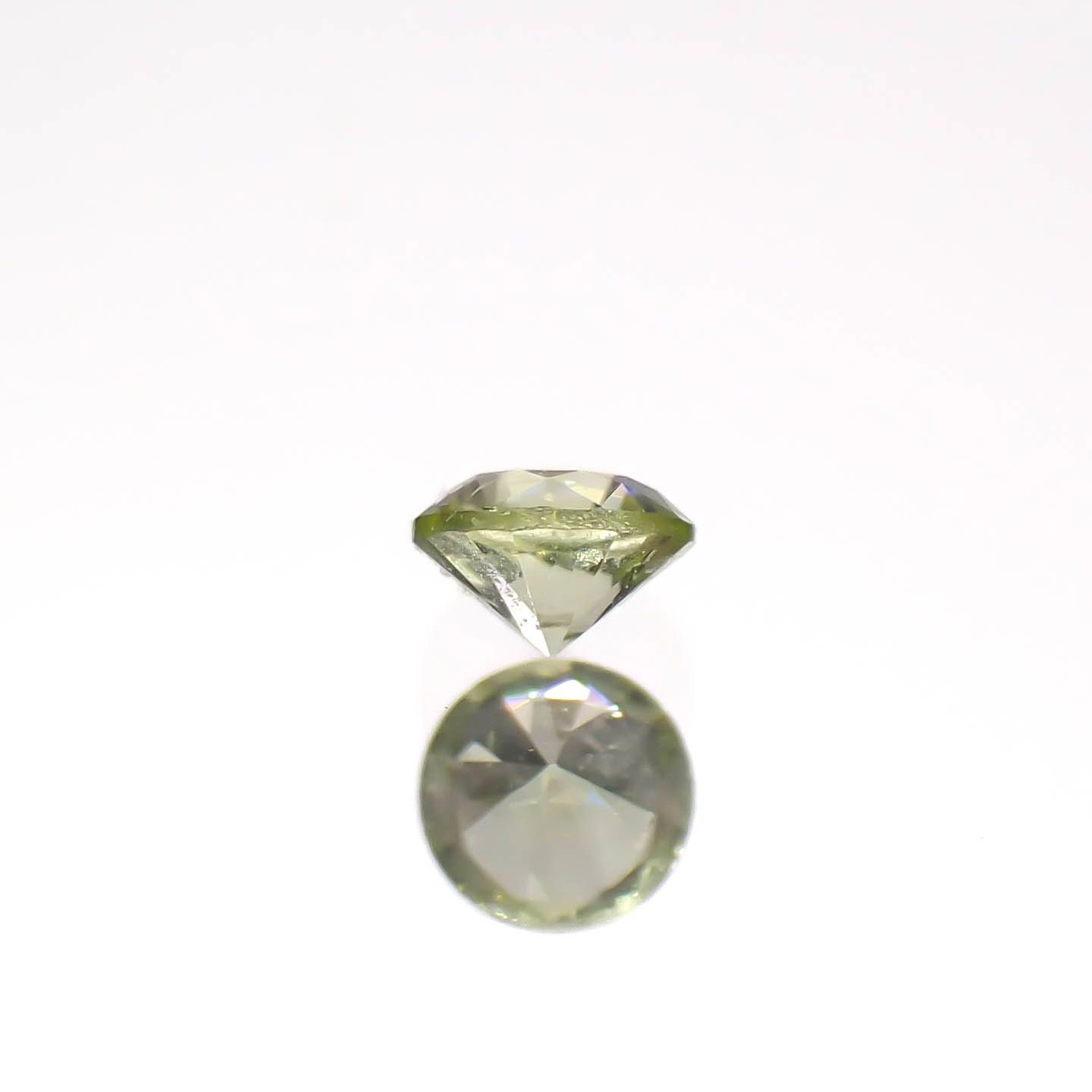 パラサイティックペリドット(宝石名ペリドット)採取地：ロシア 0.041ct 識別済[240627929]2.2x2.2mm前後