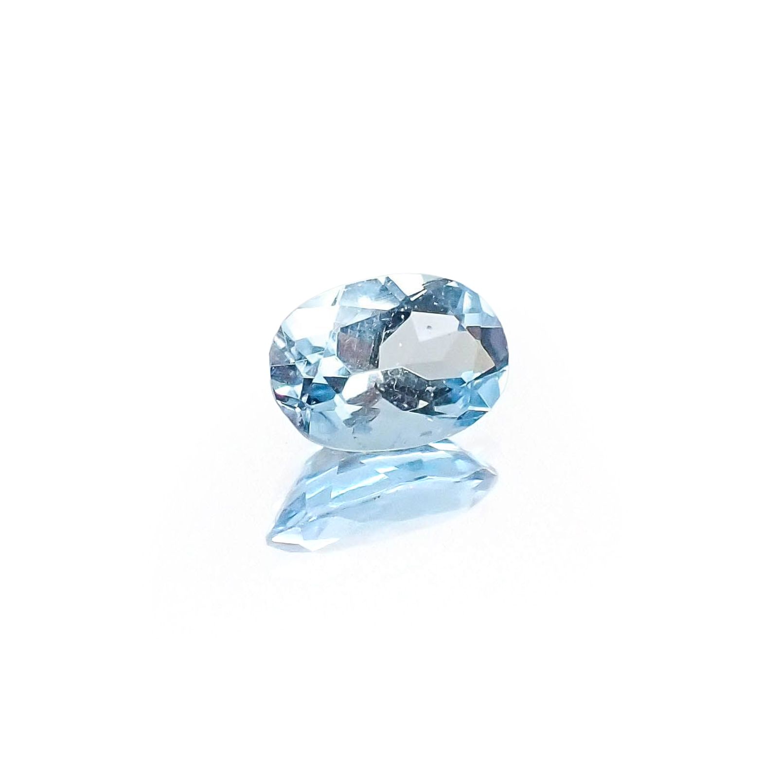 アクアマリン サンタマリアカラー(宝石名アクアマリン)モザンビーク産 識別済 0.44ct / 6.2x4.2mm前後 [260617250]