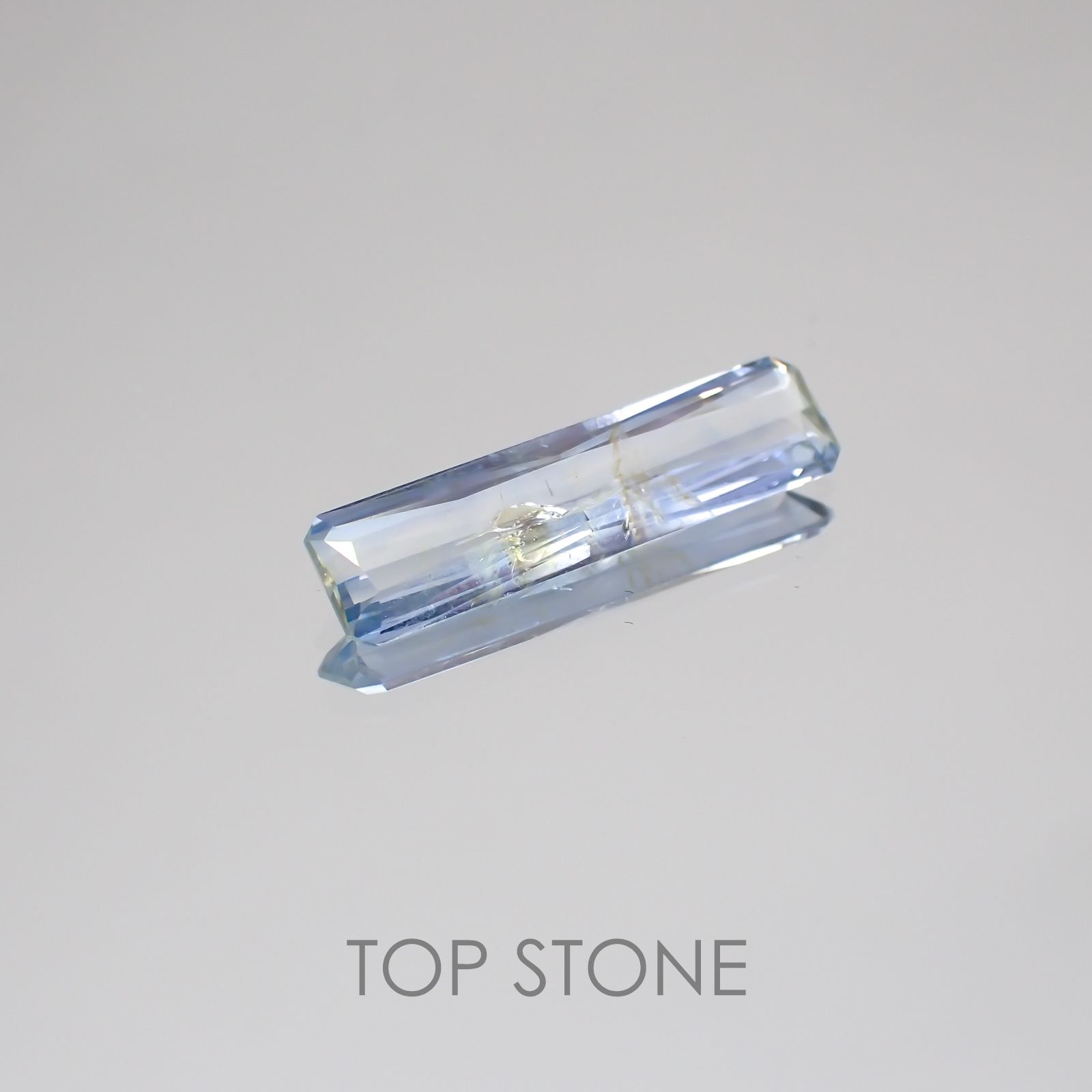ジェレメジェバイト ナミビア産 原石・結晶 1.23ct ソーティング付[19111629]15.5×4mm前後