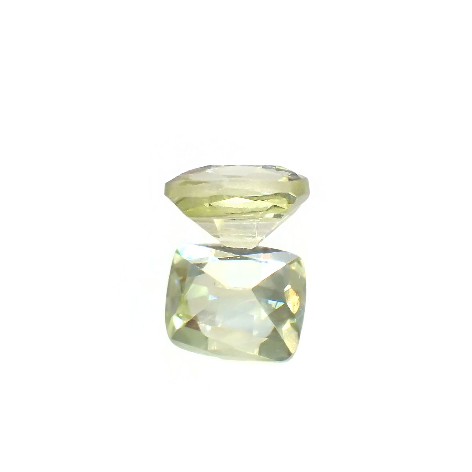 クリソベリル(宝石名クリソベリル)マダガスカル産 識別済 0.48ct / 4.6x3.9mm前後 [220114497]