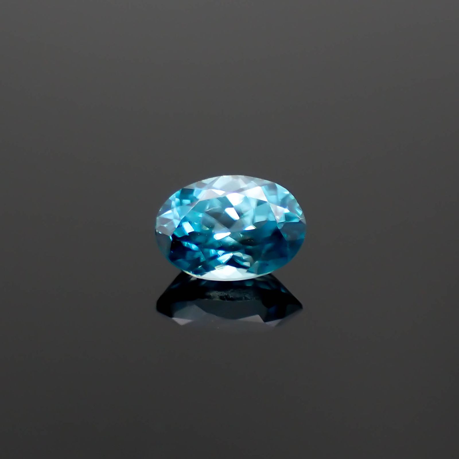 ブルージルコン カンボジア産 0.81ct[230823034]6x4.2mm前後