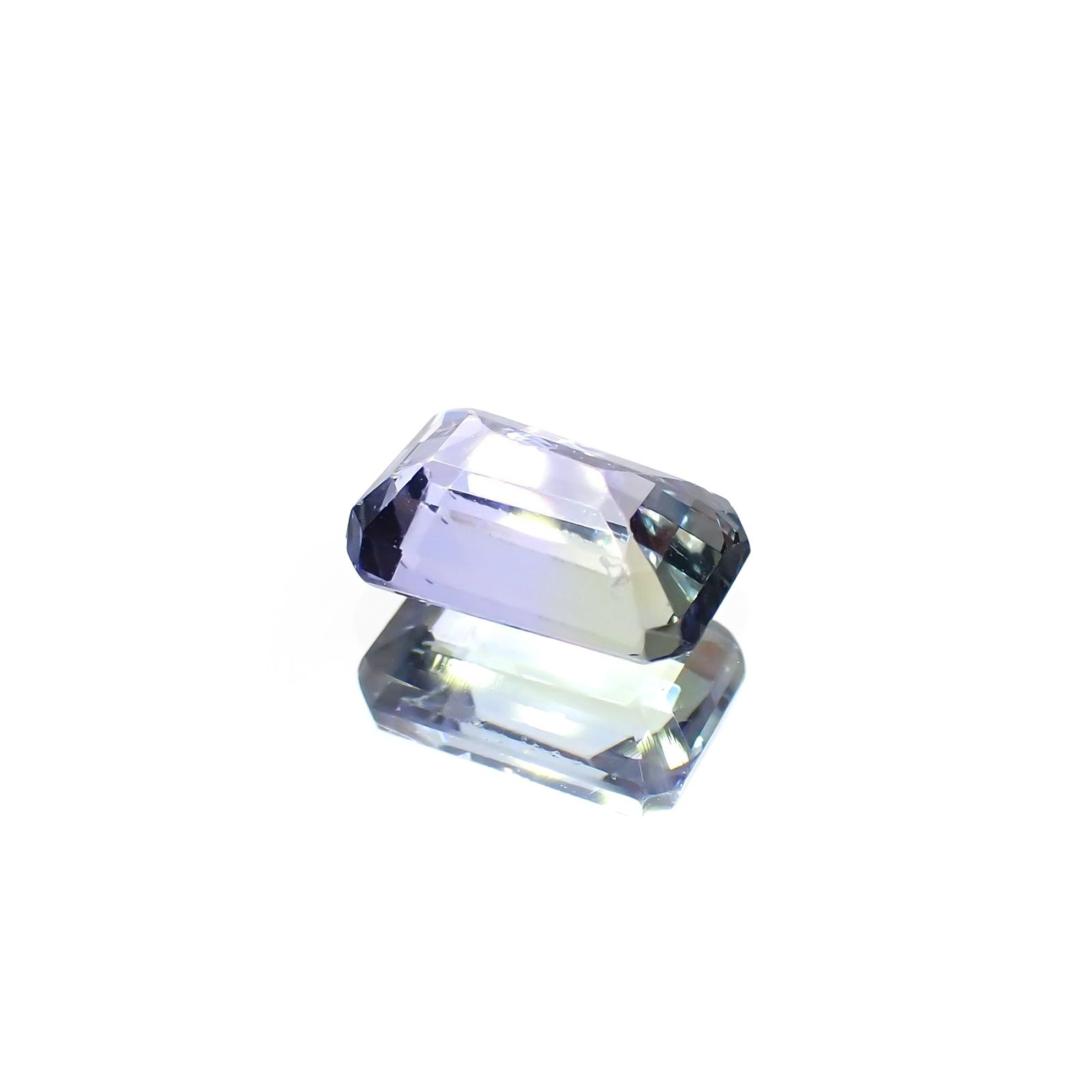 パーティカラータンザナイト(宝石名パーティカラード・ゾイサイト)タンザニア産 ソ付(彩珠) 2.003ct / 8.7x5.9mm前後 [220717110]